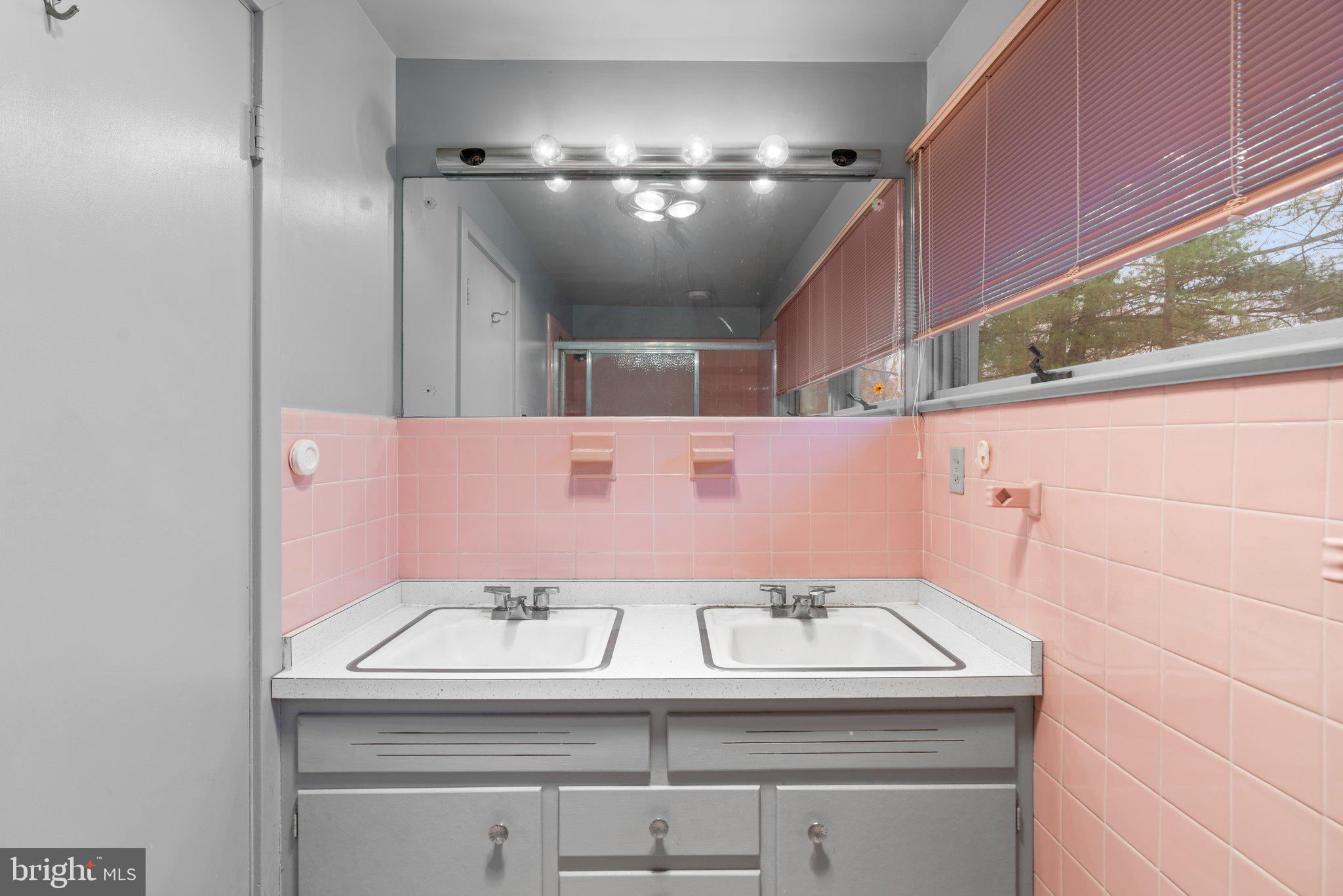 MANOR PARK - Residential