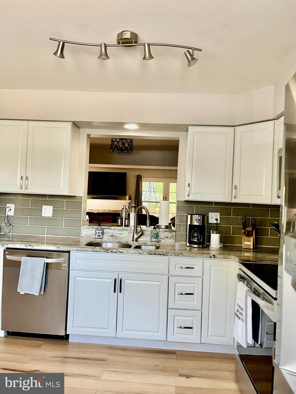 VILLAGE OF DORSEY SEARCH - Residential