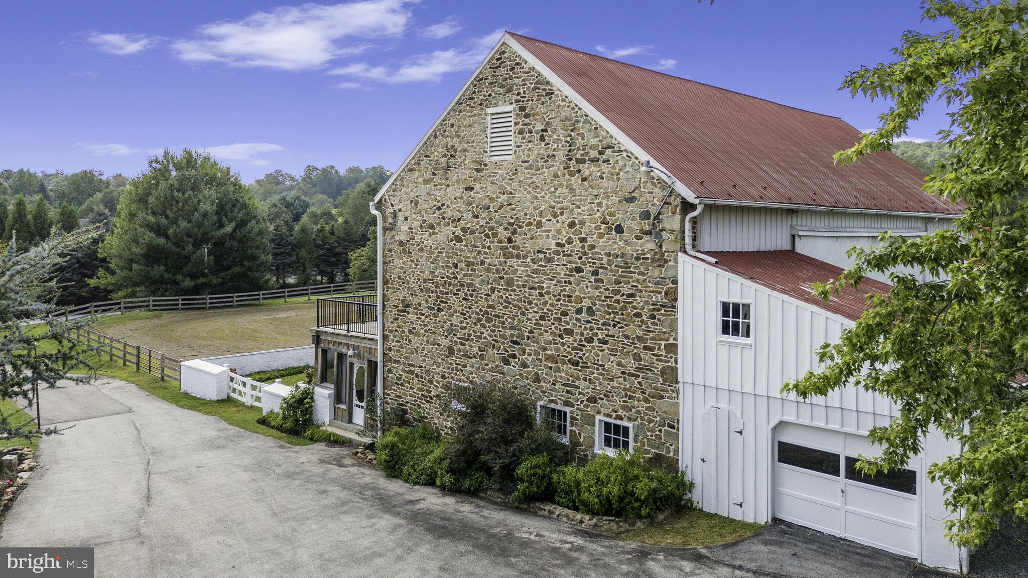 PICKERING HILL - Residential