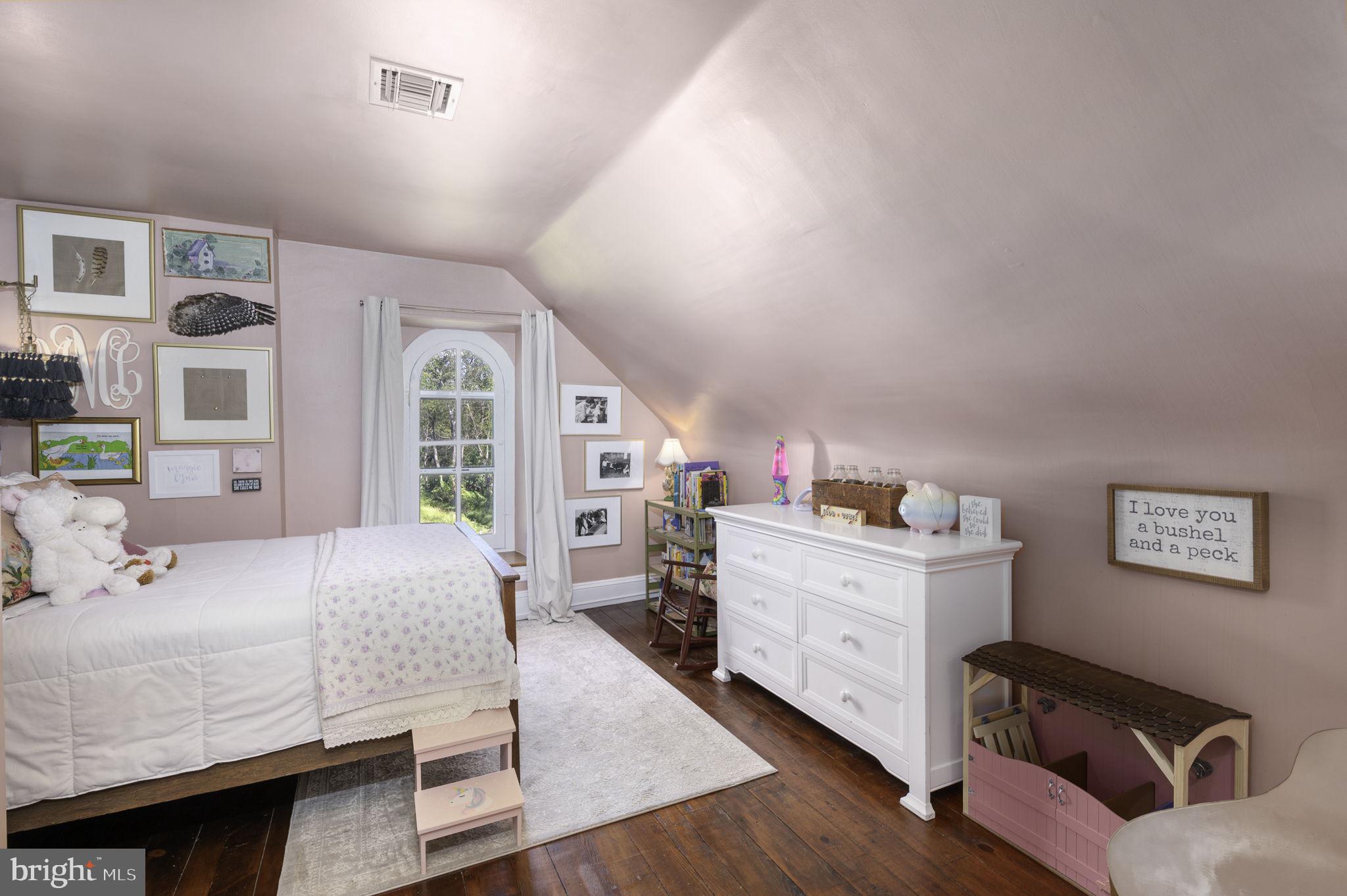 PICKERING HILL - Residential