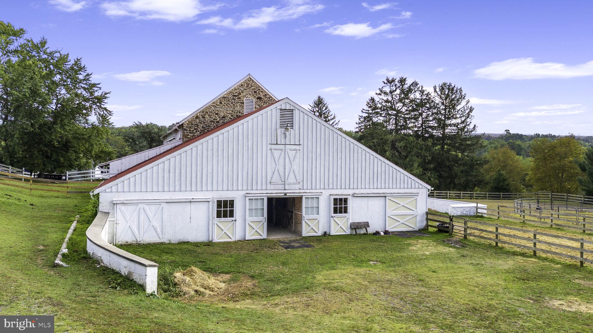 PICKERING HILL - Residential