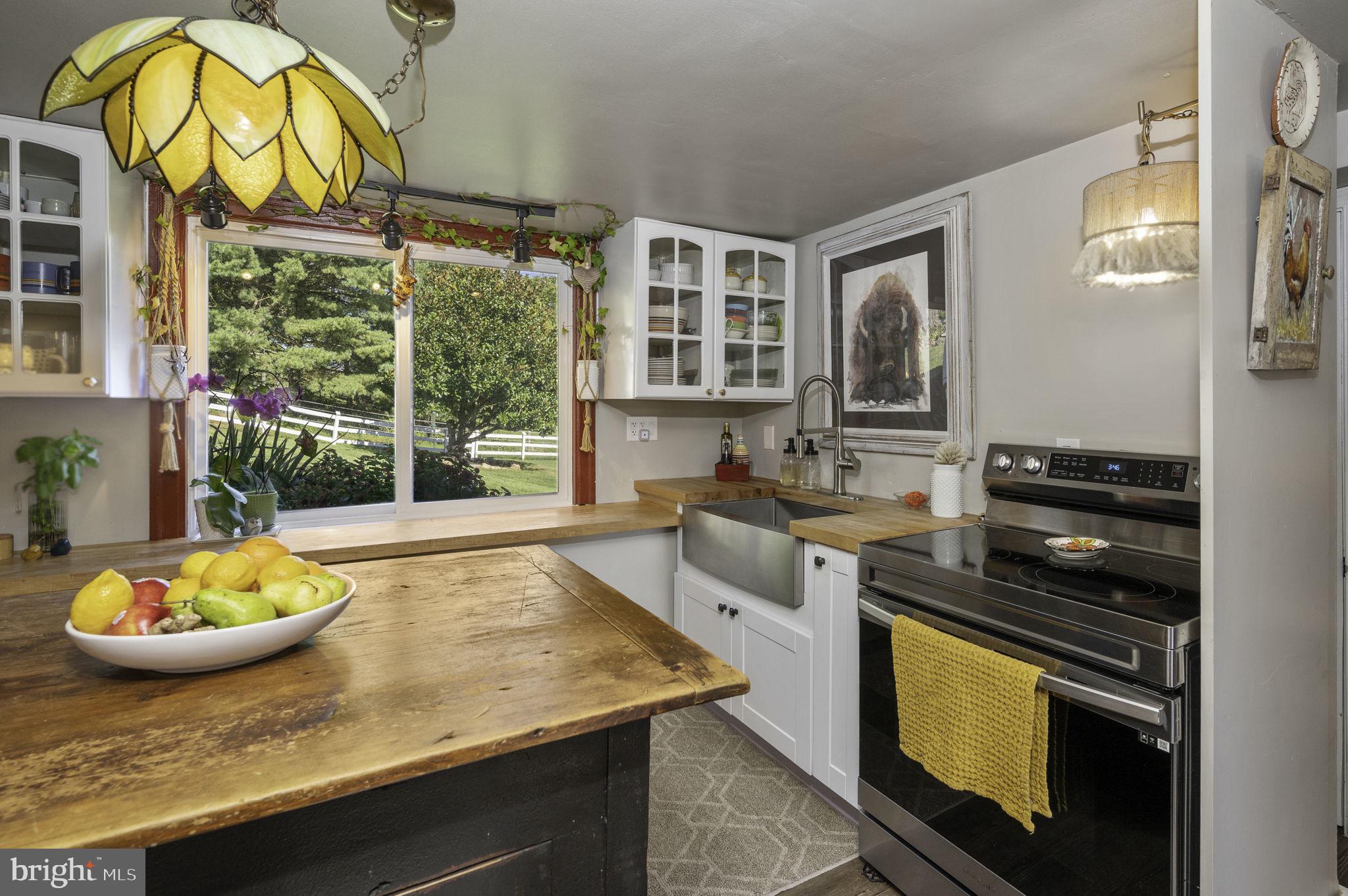 PICKERING HILL - Residential