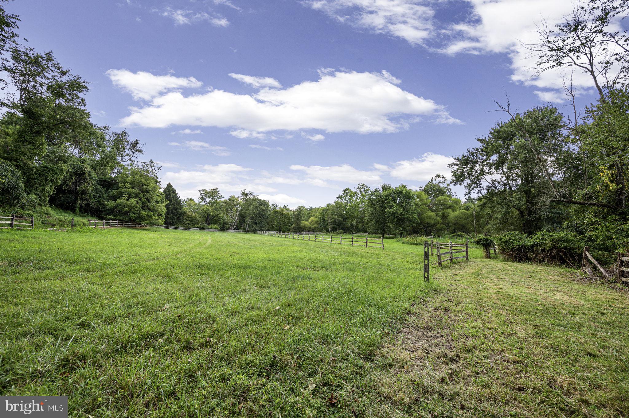 PICKERING HILL - Residential