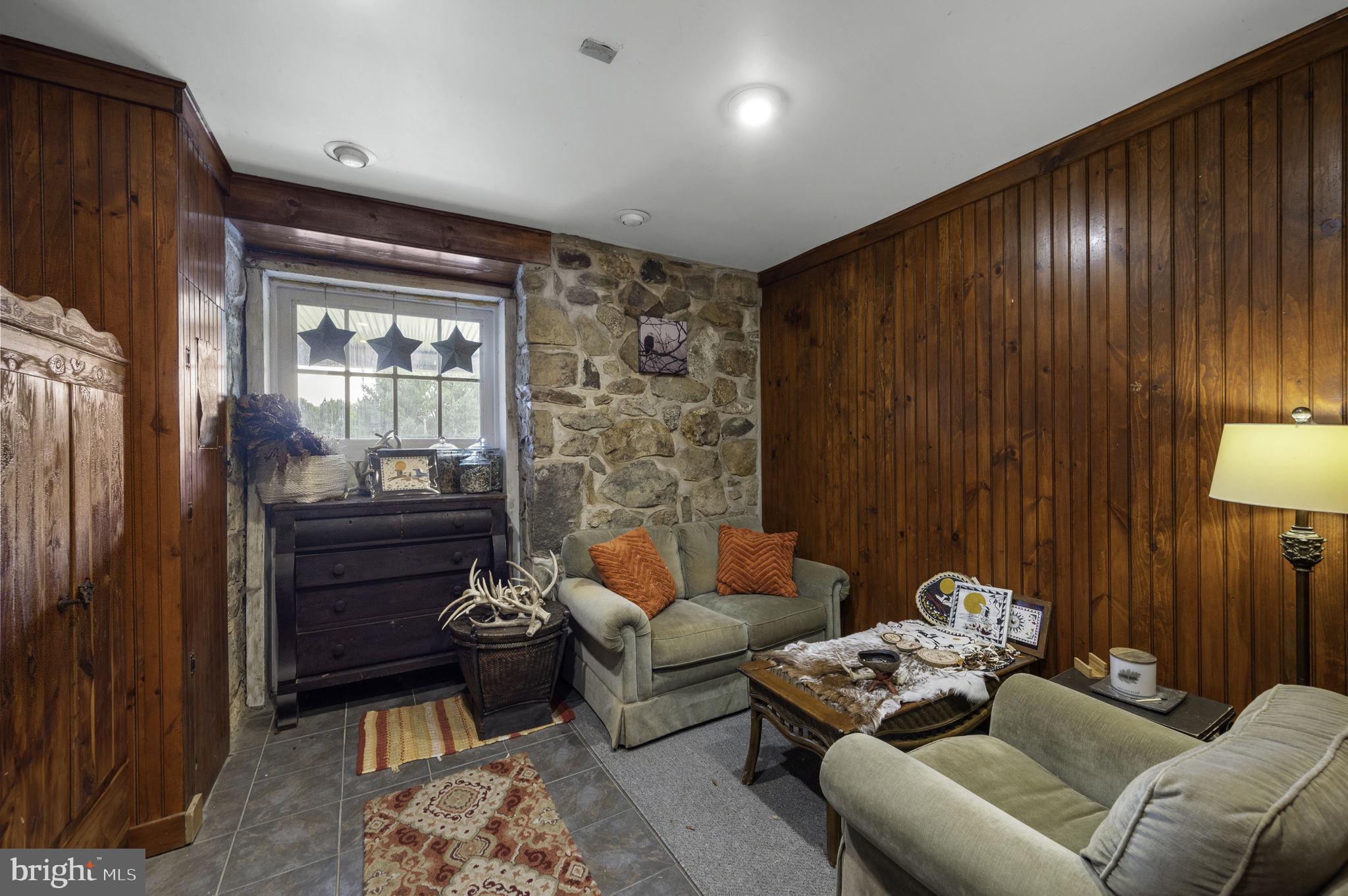 PICKERING HILL - Residential