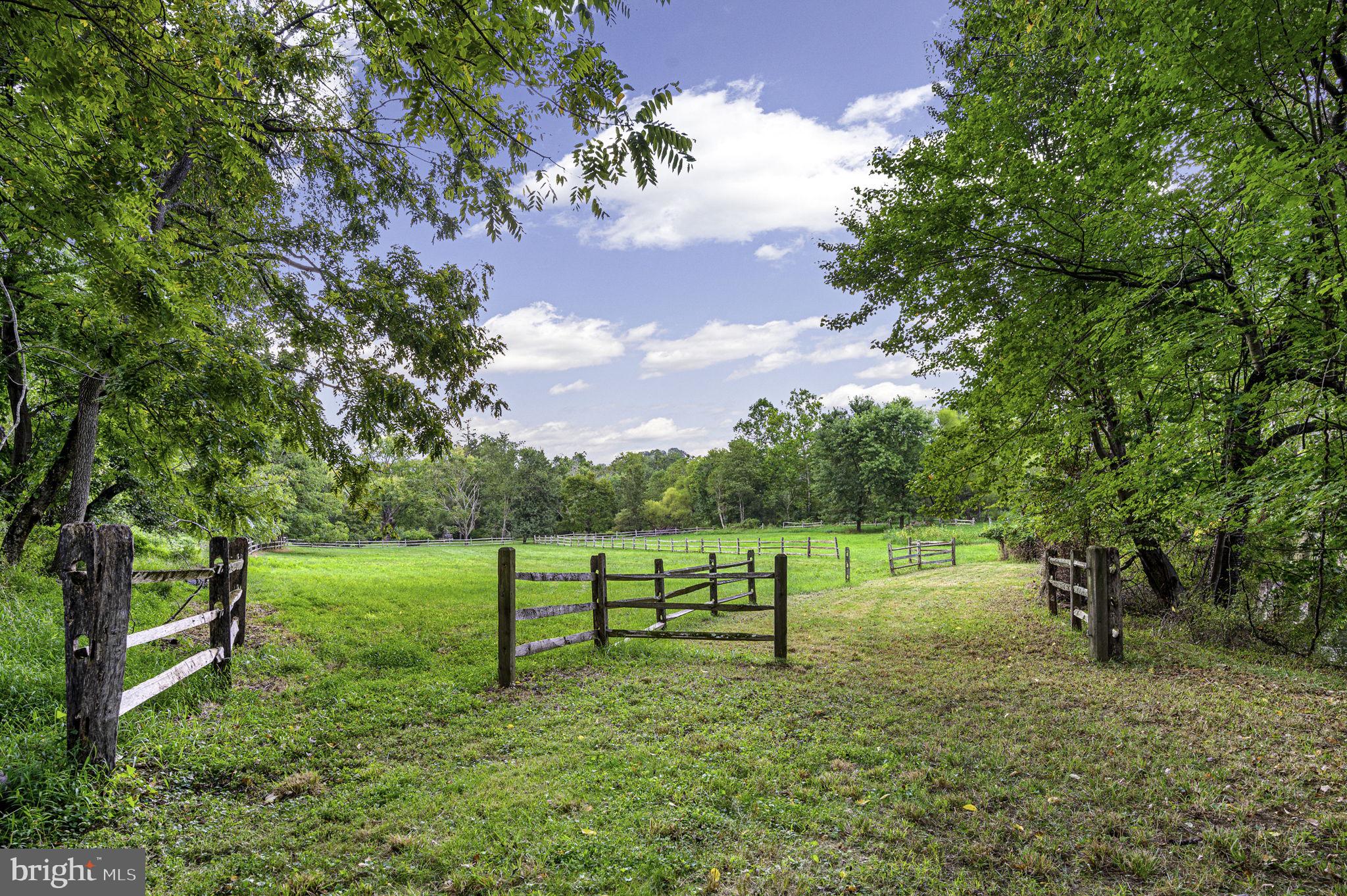 PICKERING HILL - Residential