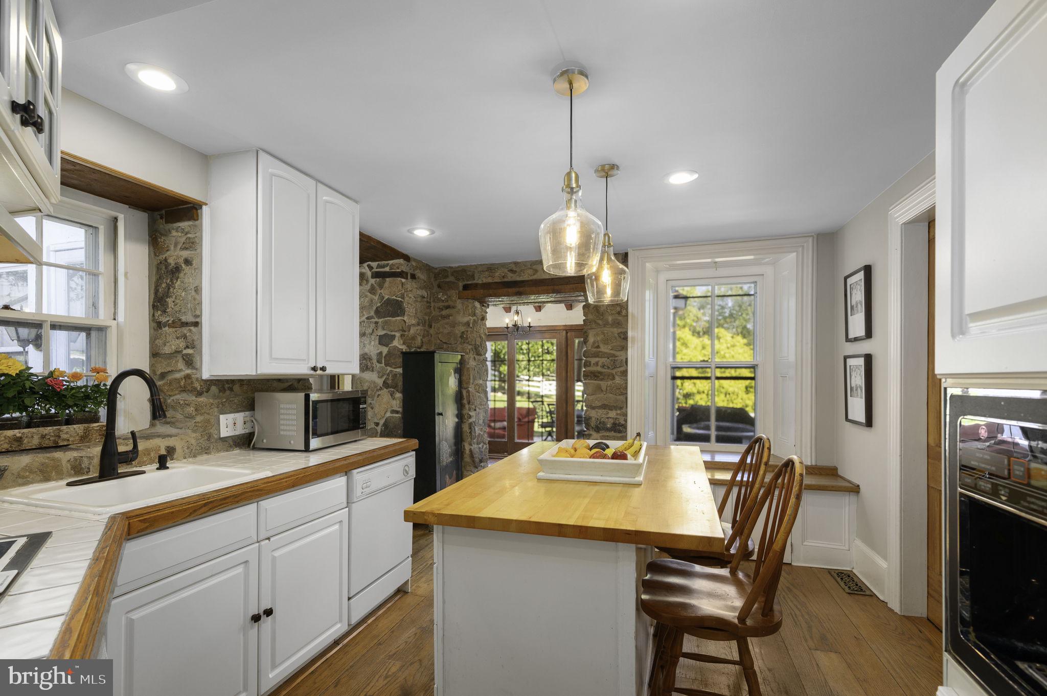 PICKERING HILL - Residential