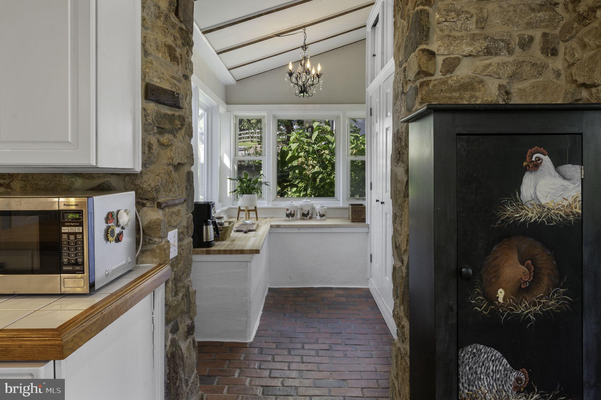 PICKERING HILL - Residential