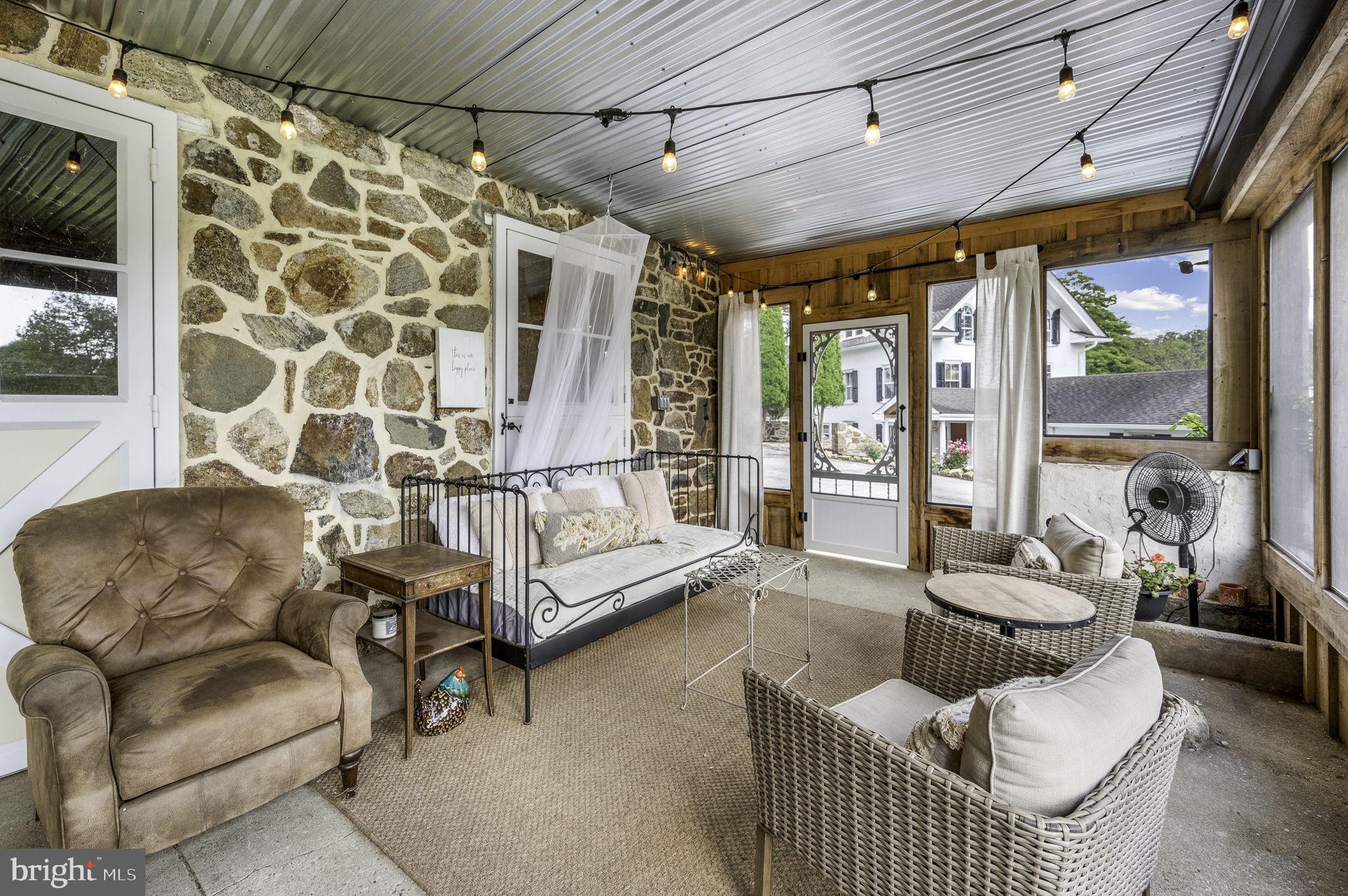 PICKERING HILL - Residential