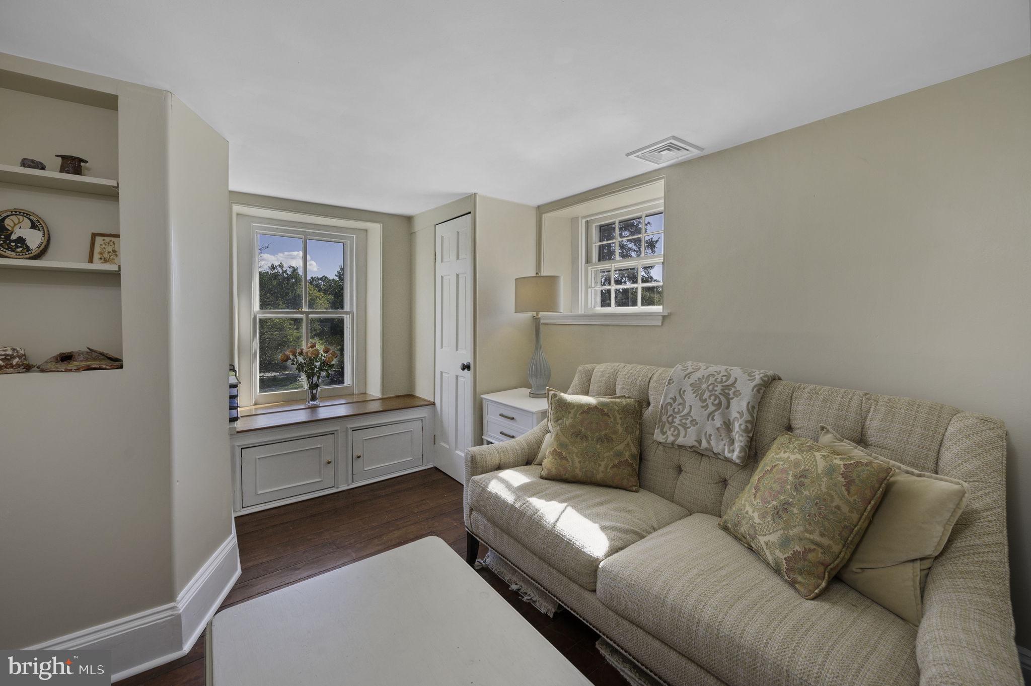 PICKERING HILL - Residential