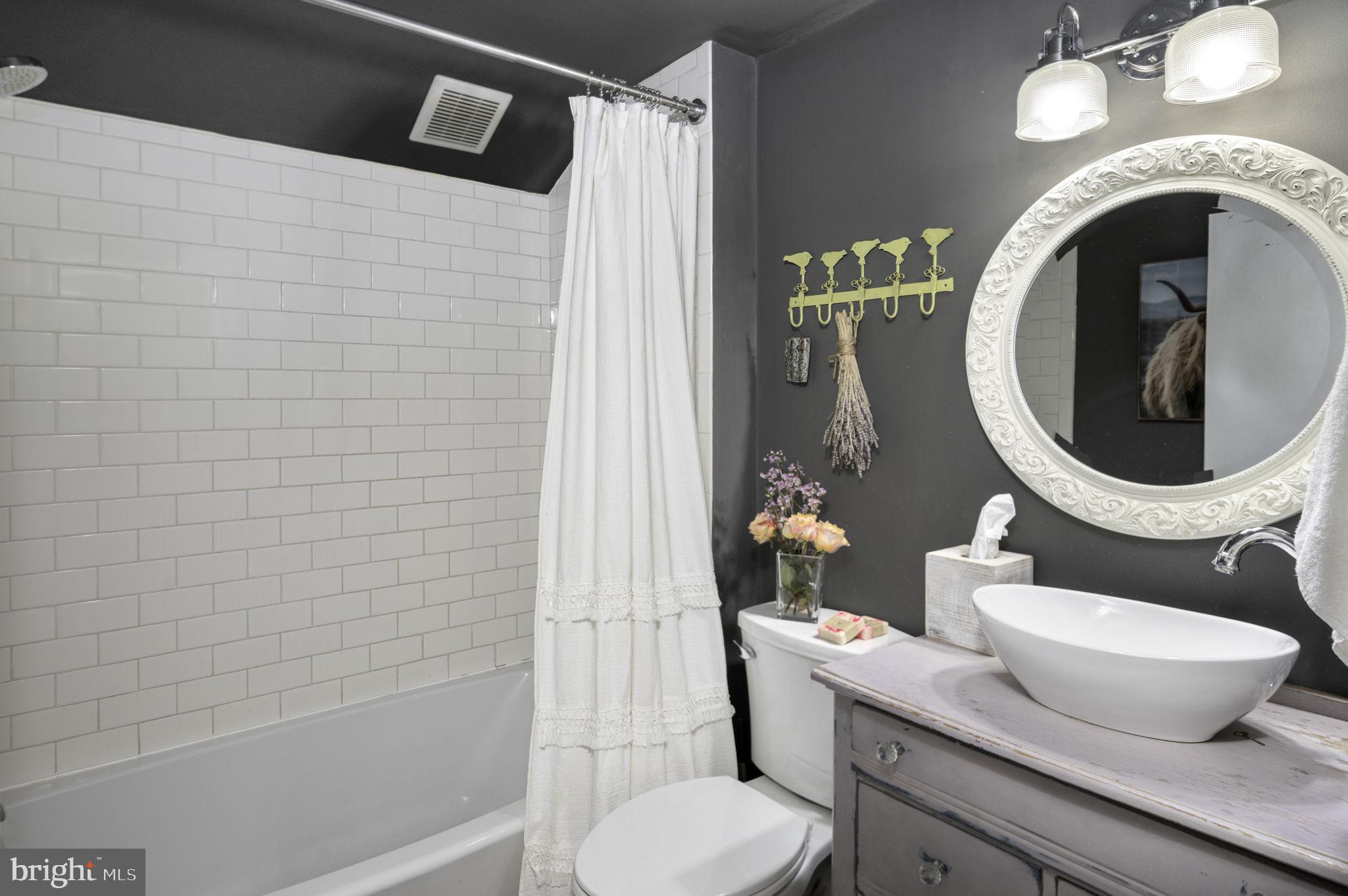 PICKERING HILL - Residential