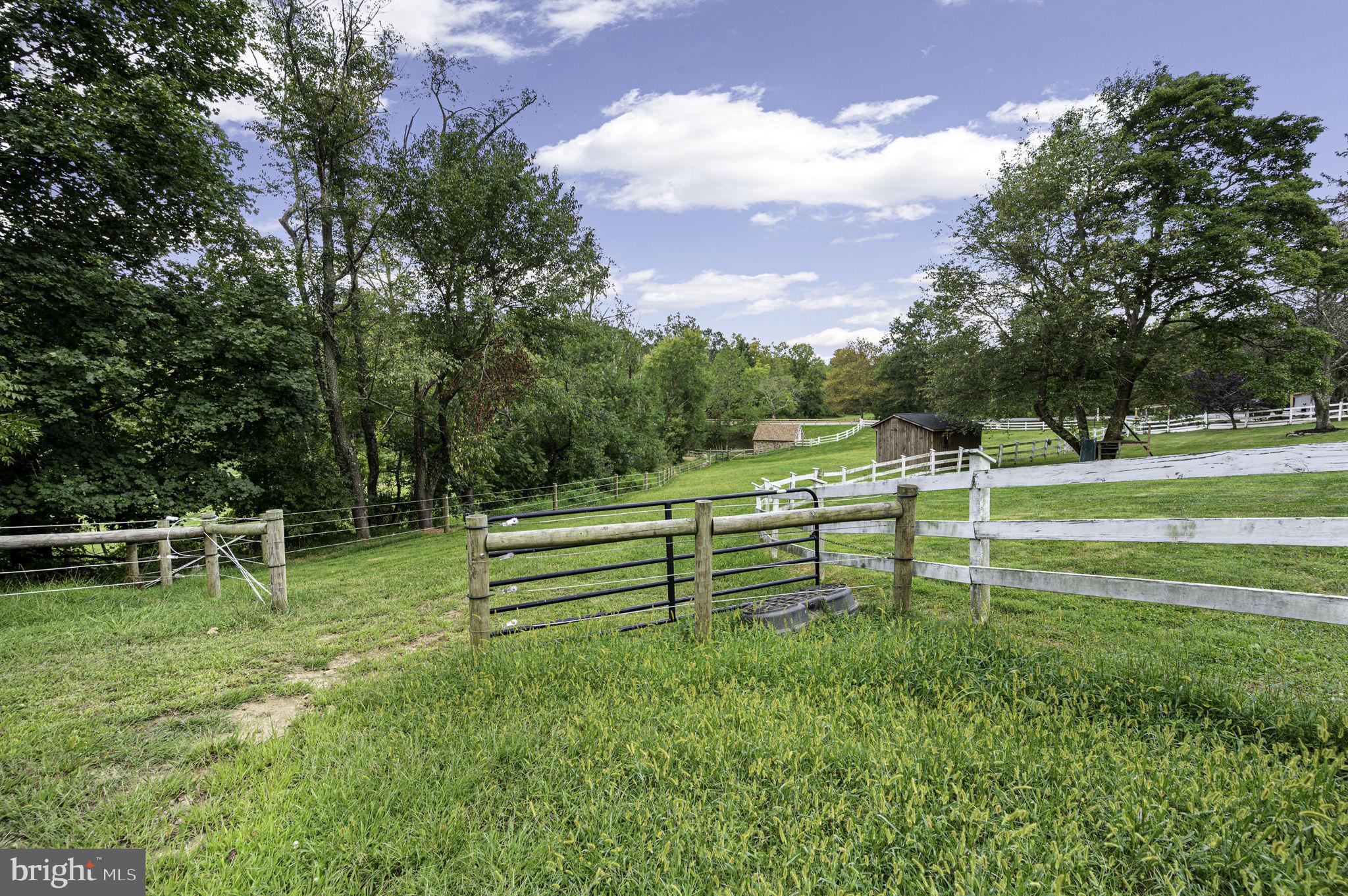 PICKERING HILL - Residential