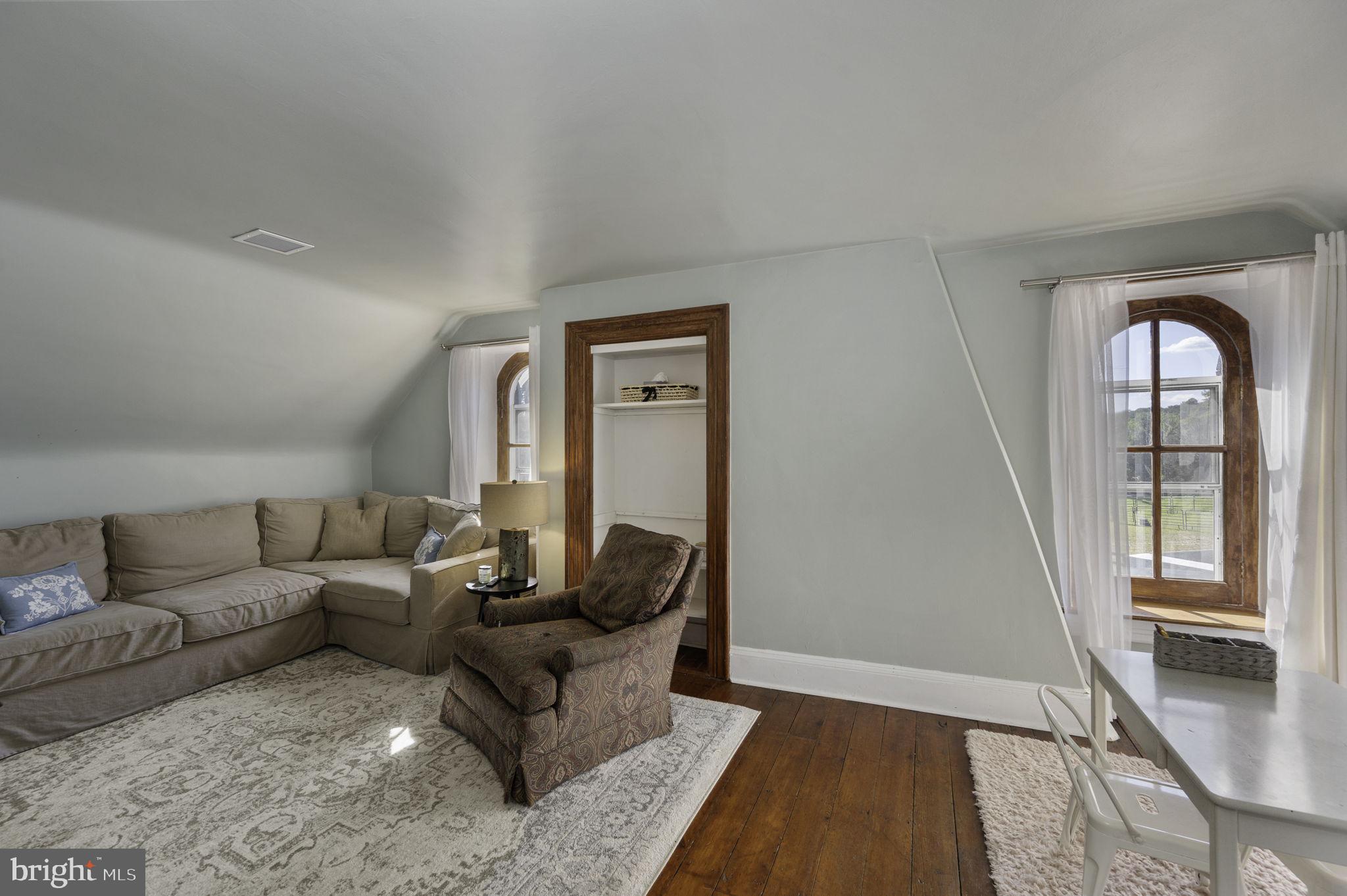 PICKERING HILL - Residential