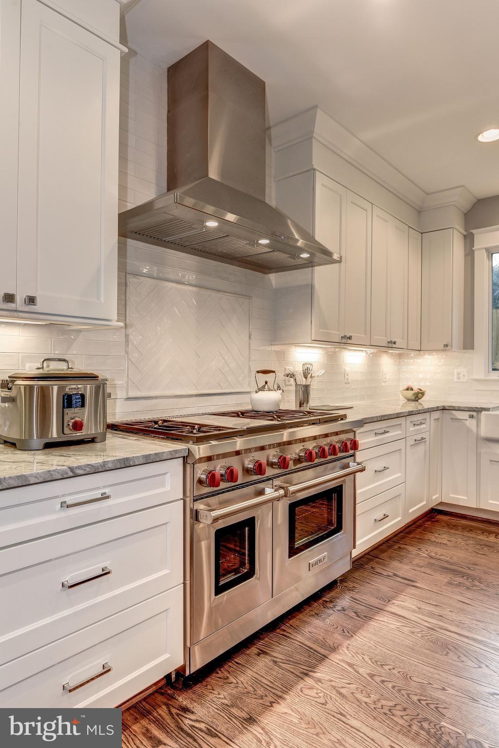 COUNTRY CLUB HILLS - Residential