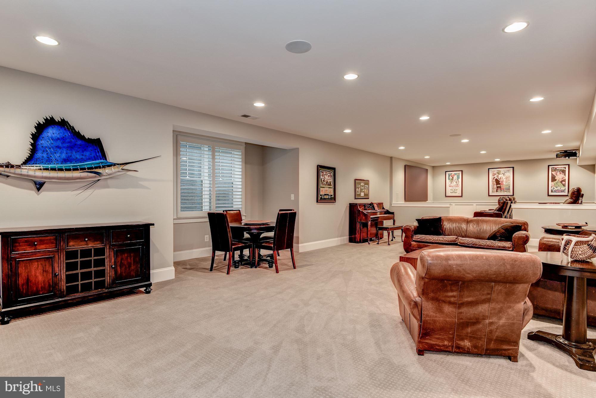 COUNTRY CLUB HILLS - Residential