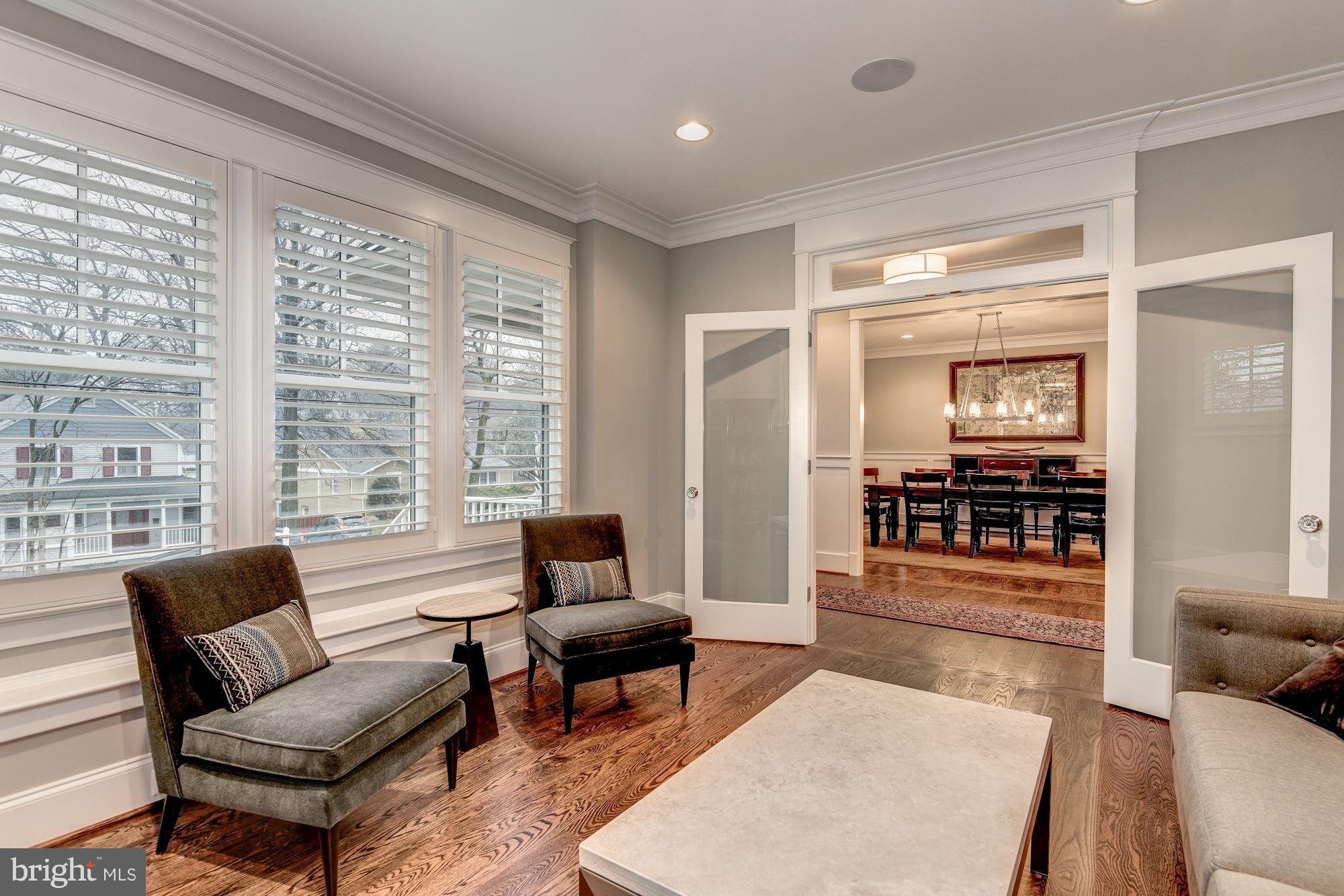 COUNTRY CLUB HILLS - Residential