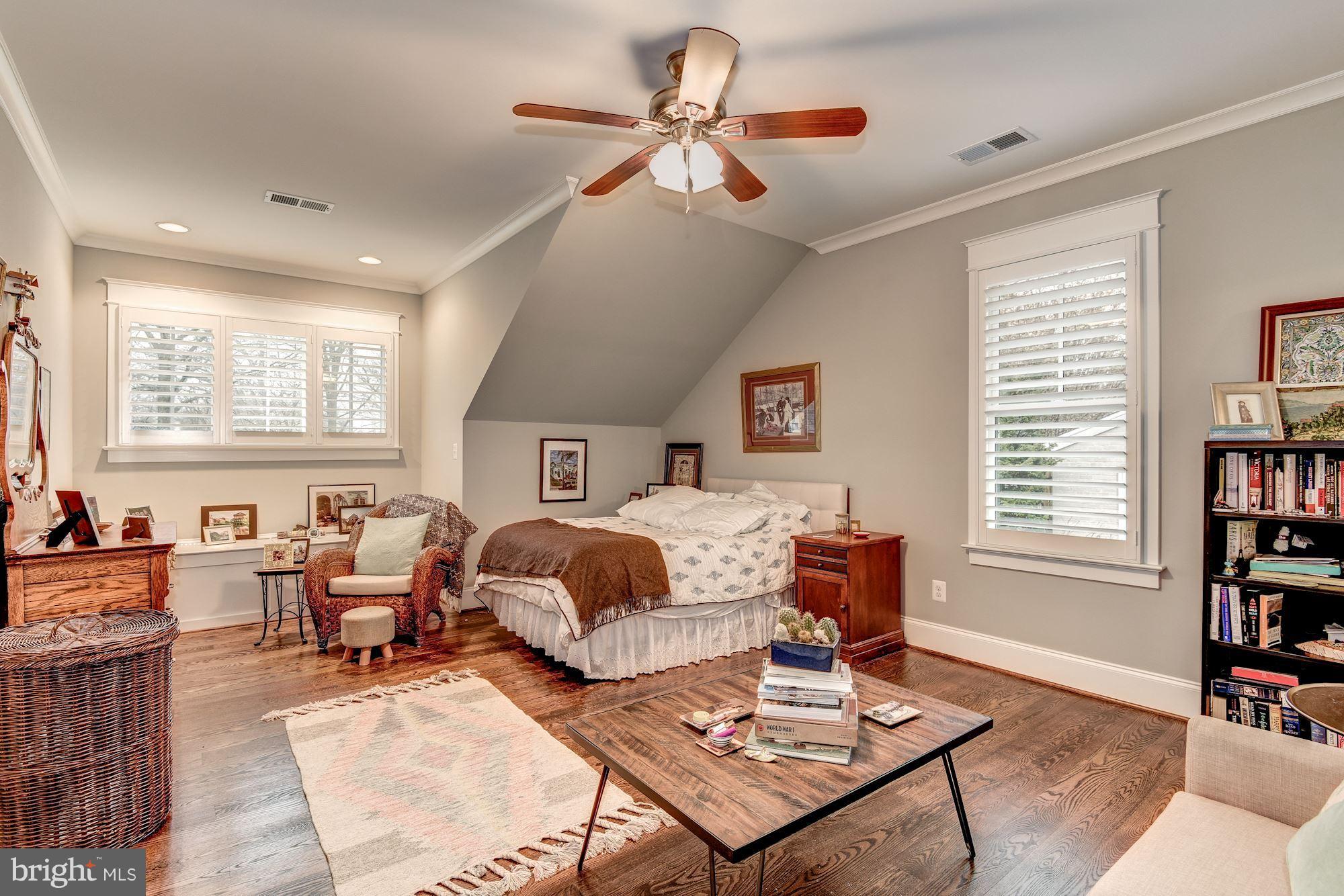 COUNTRY CLUB HILLS - Residential