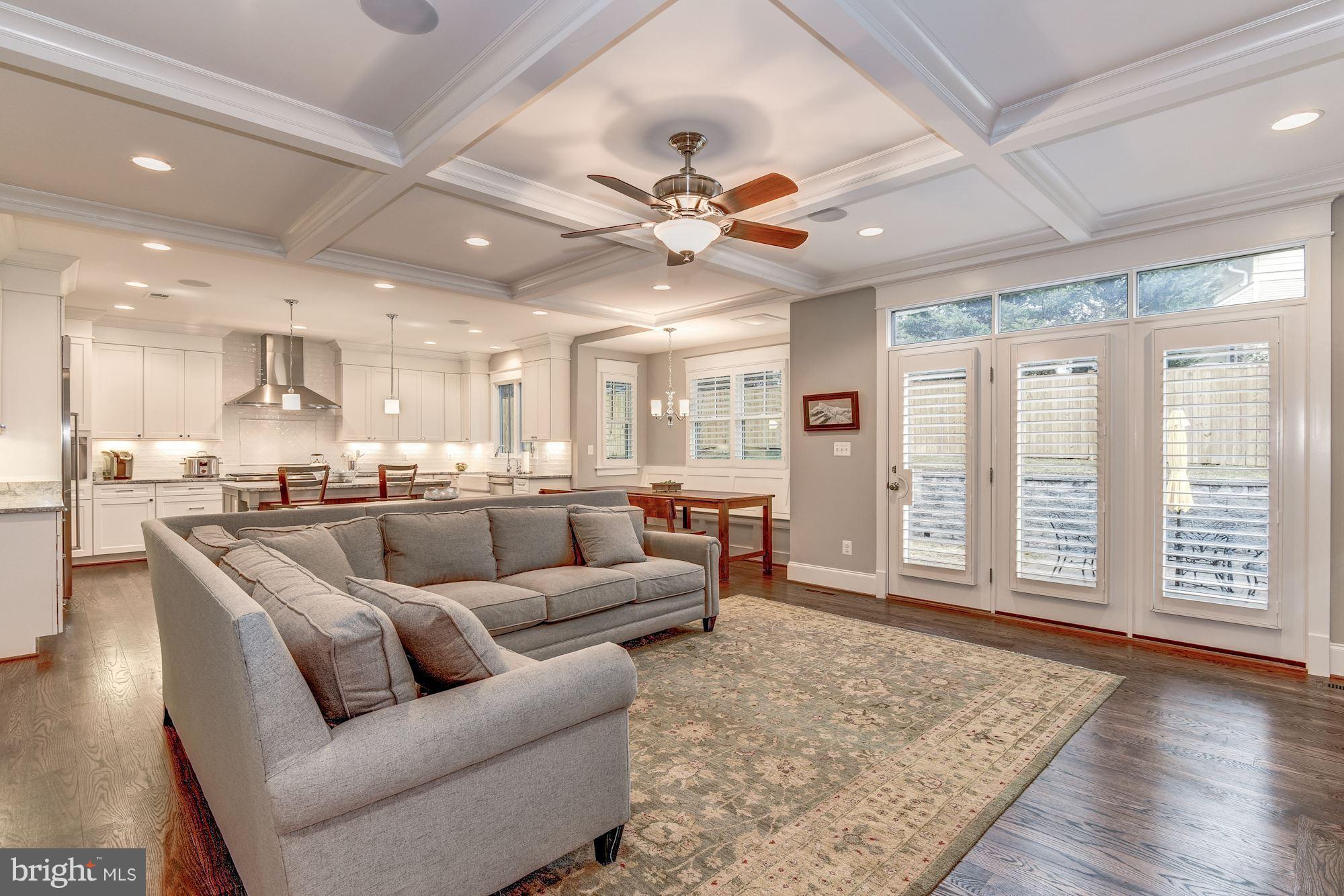 COUNTRY CLUB HILLS - Residential