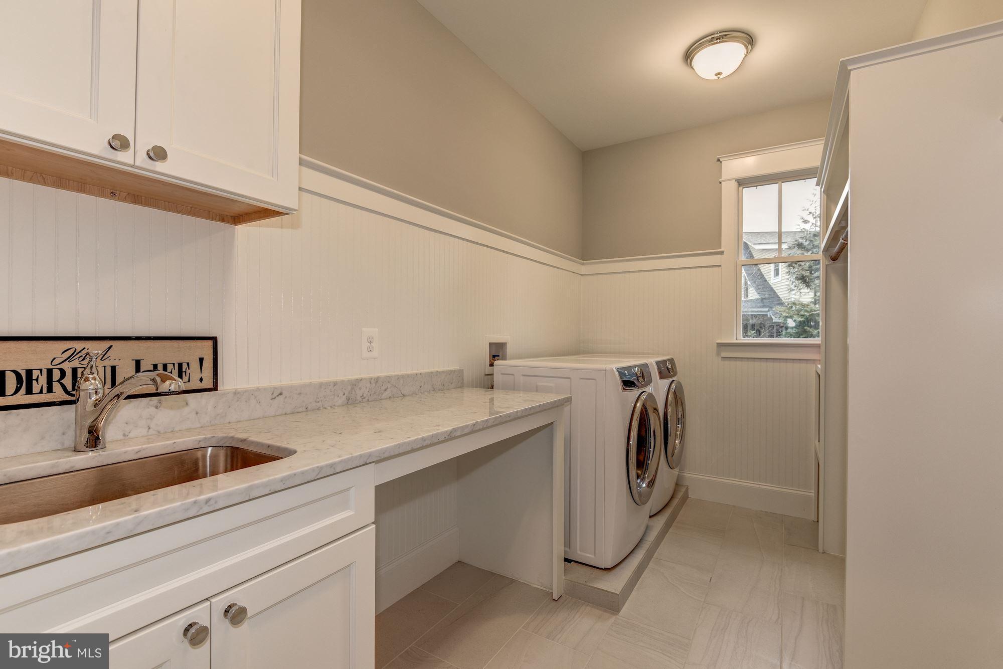 COUNTRY CLUB HILLS - Residential