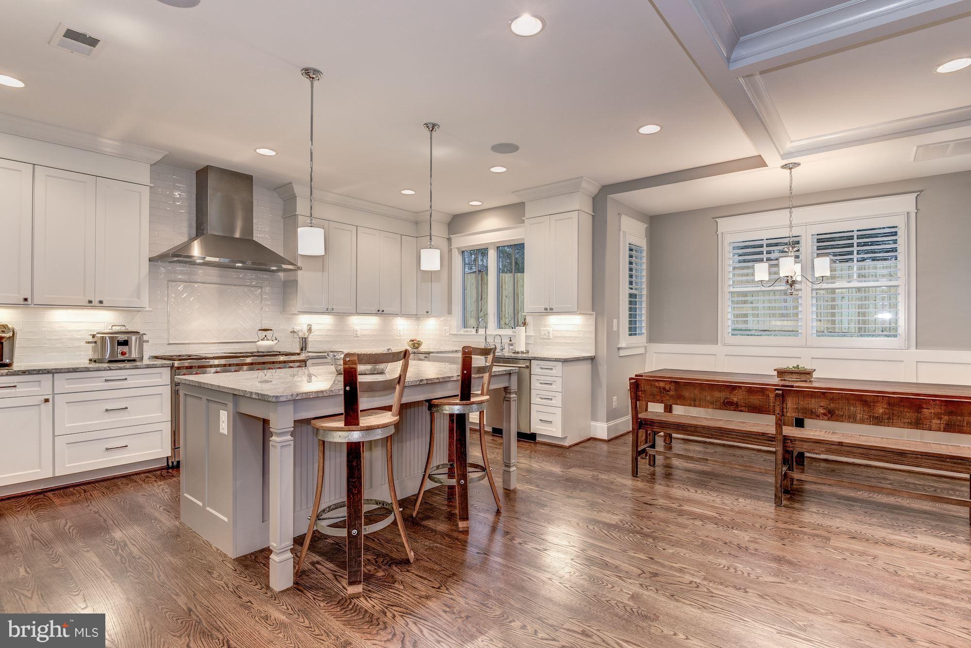 COUNTRY CLUB HILLS - Residential