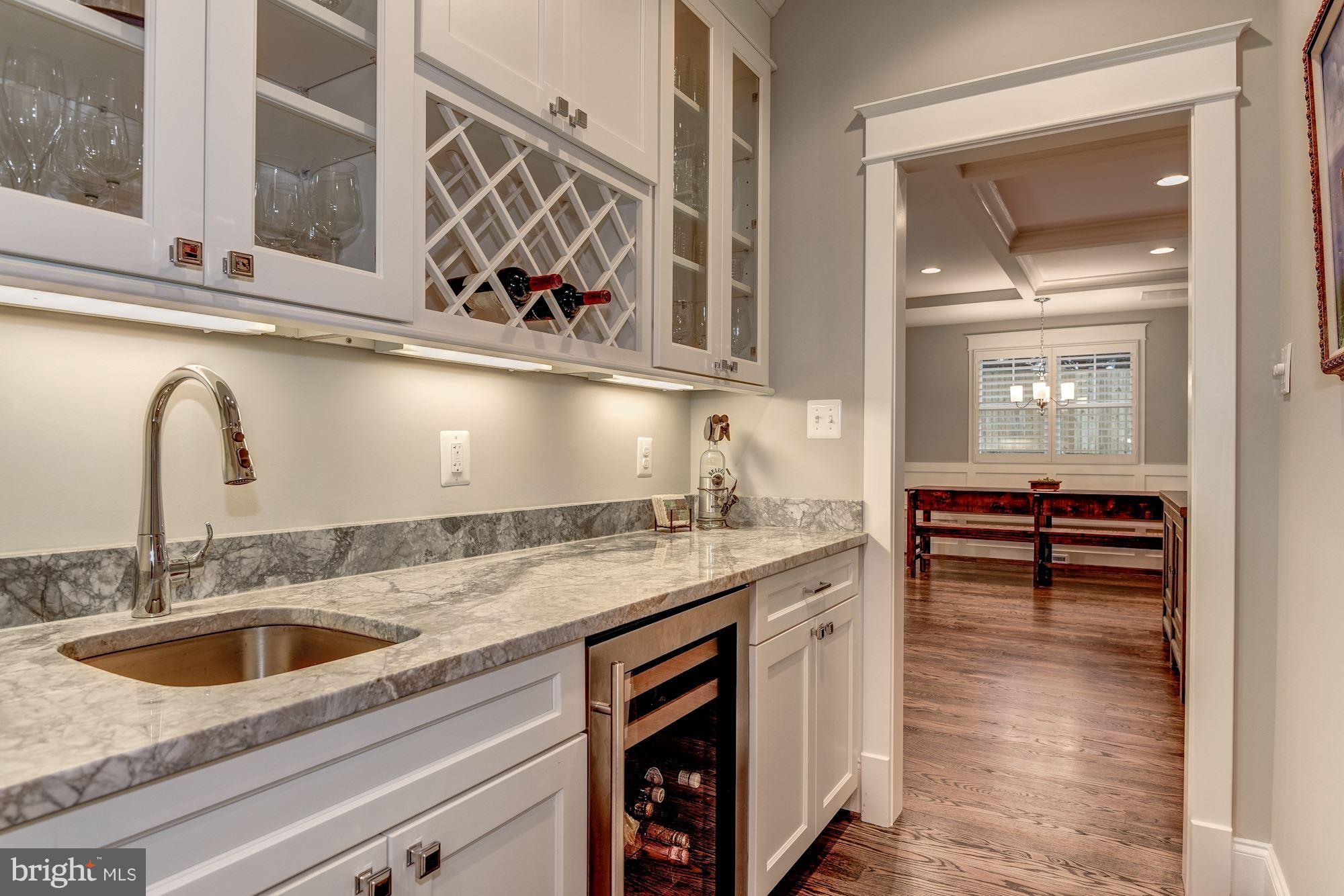 COUNTRY CLUB HILLS - Residential