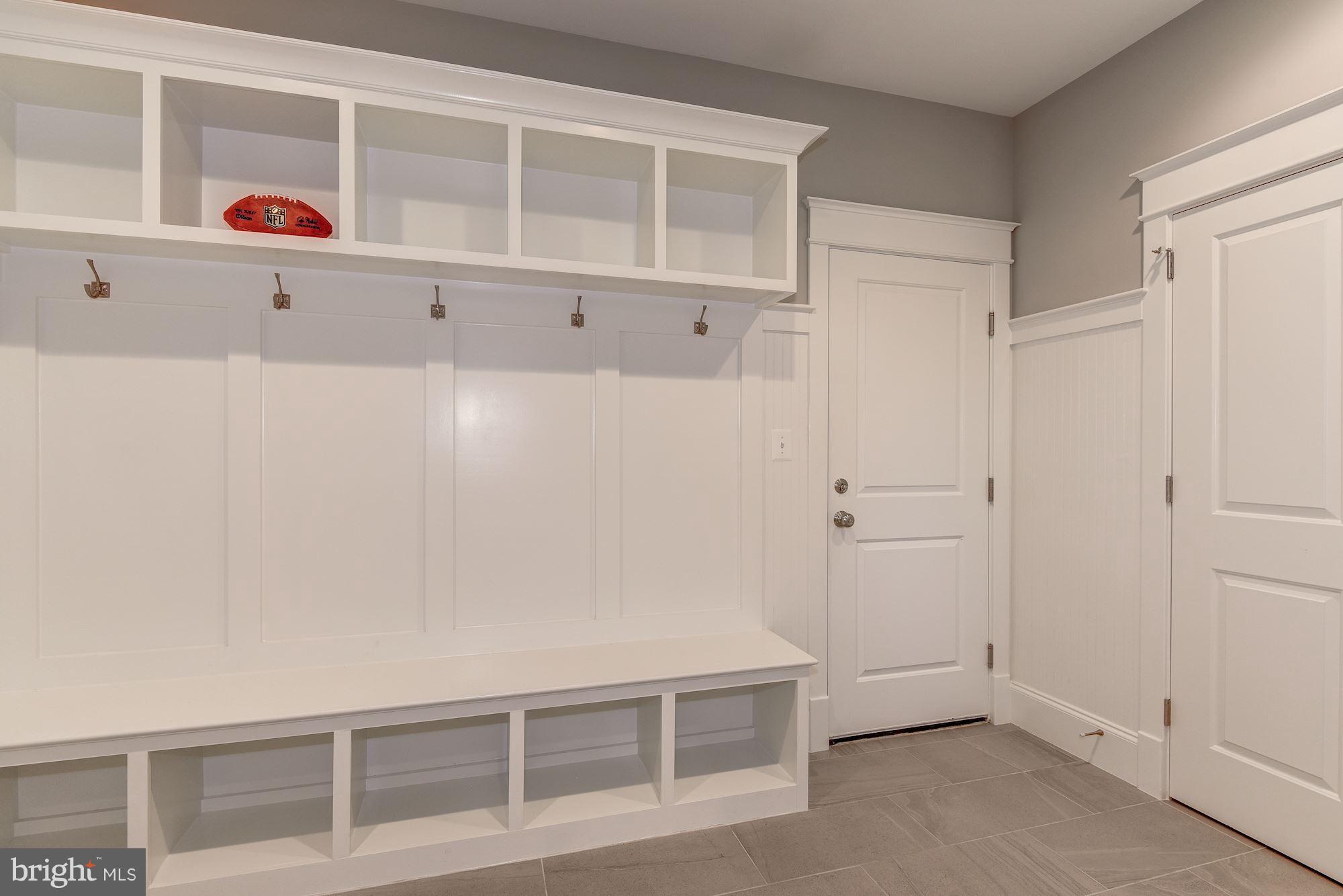 COUNTRY CLUB HILLS - Residential