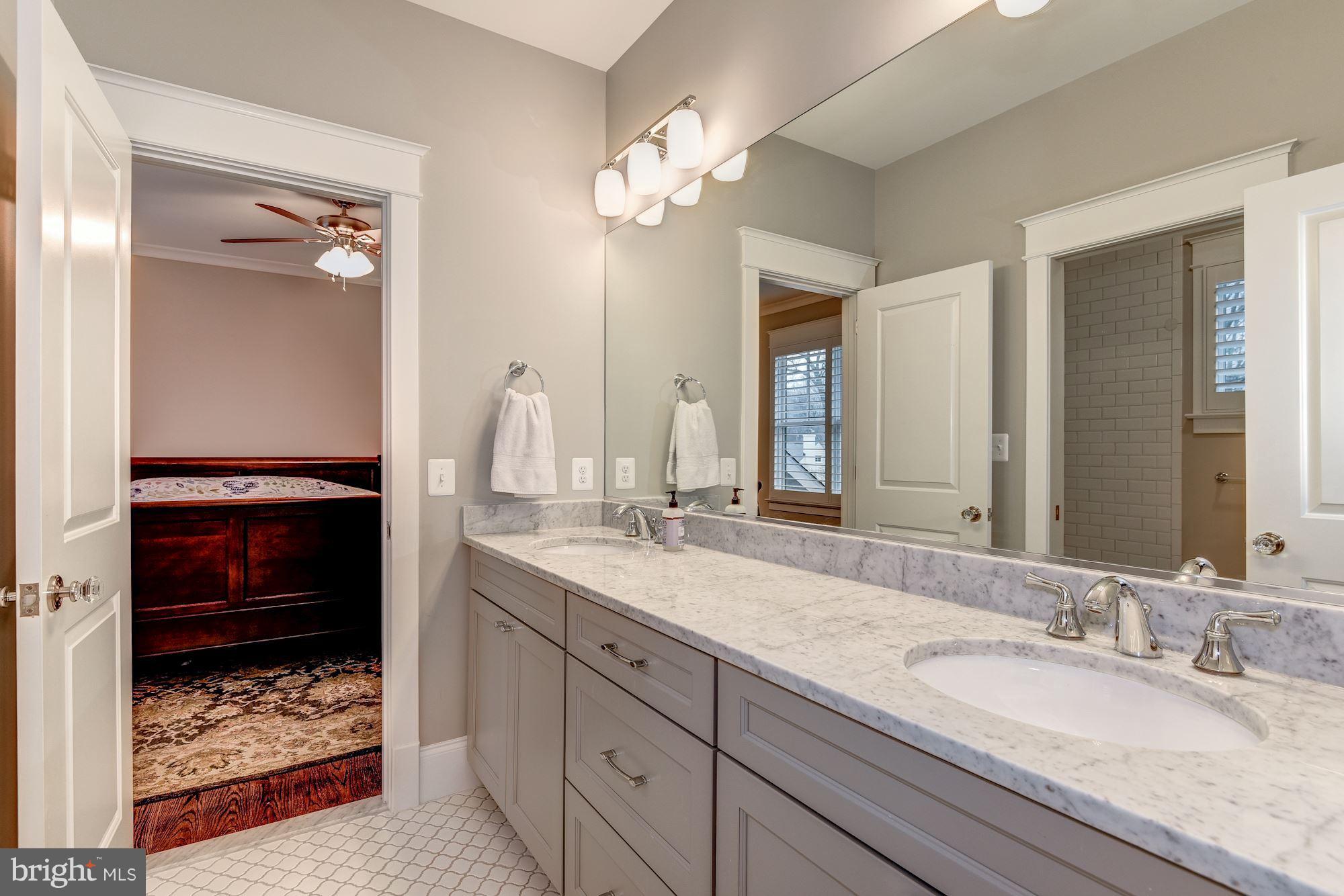 COUNTRY CLUB HILLS - Residential