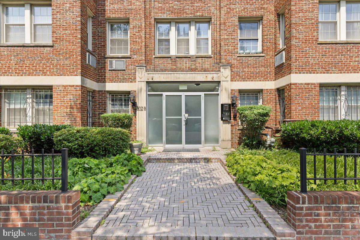 3028 WISCONSIN AVENUE NW APT402