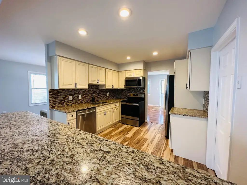 Additional image 5 of 319 Canterbury Court, Newtown, PA 18940