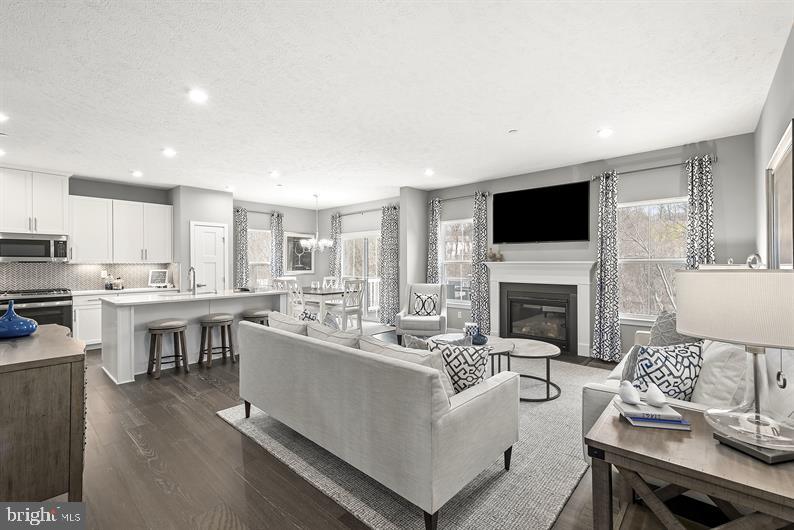 JAMES RUN CARRIAGE HOMES - Residential