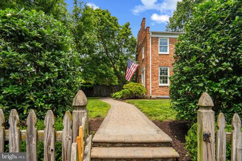 823 CHURCH STREET ALEXANDRIA VA 22314