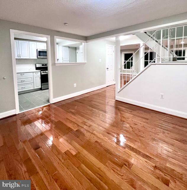 PINEWOOD HILL - Residential