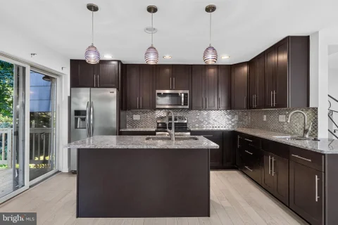 MLS: DCDC2280490