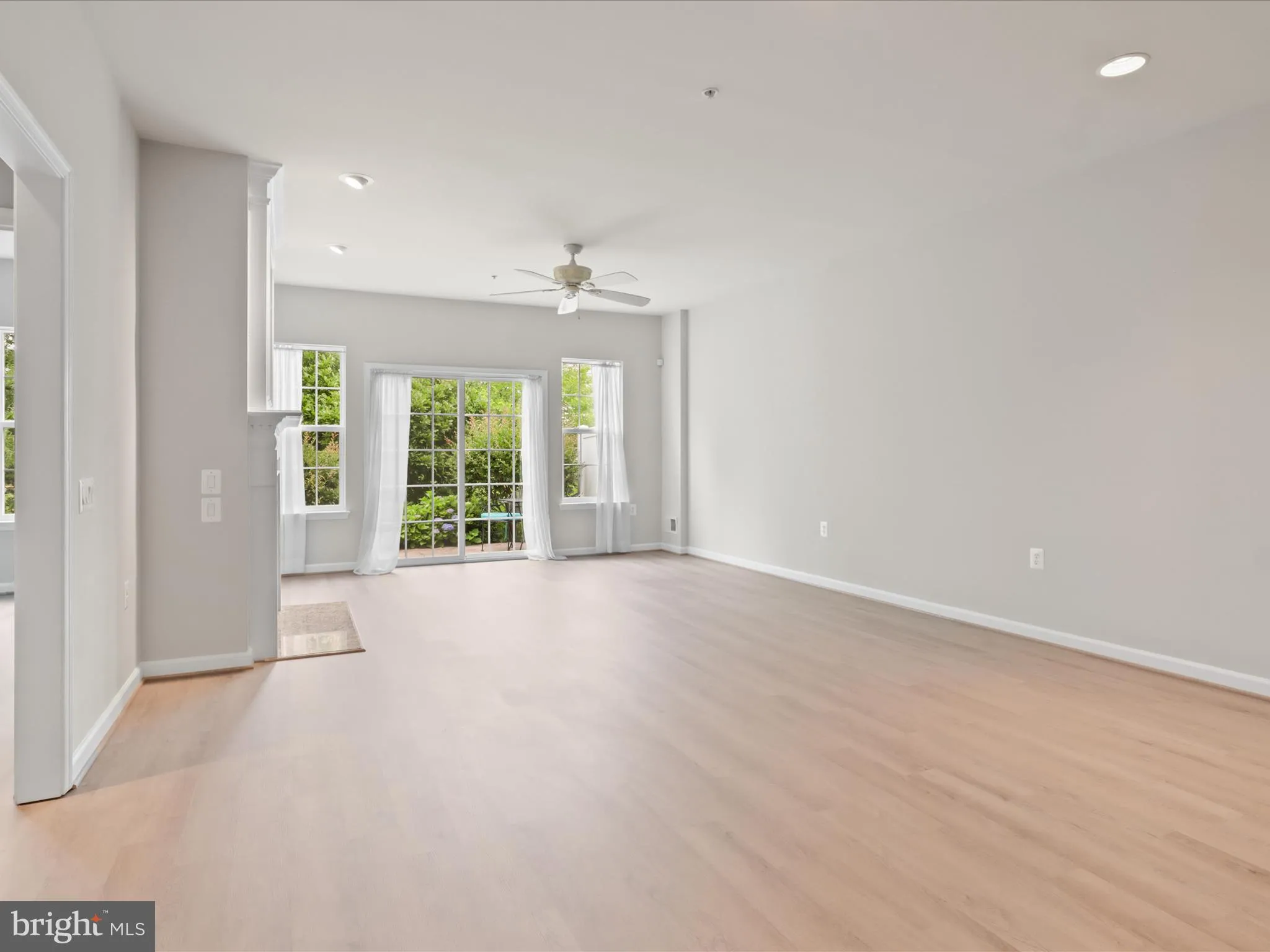 Fredericksburg, Virginia 22406, United States, 2 Bedrooms Bedrooms, ,2 BathroomsBathrooms,Residential,Contingent,140650