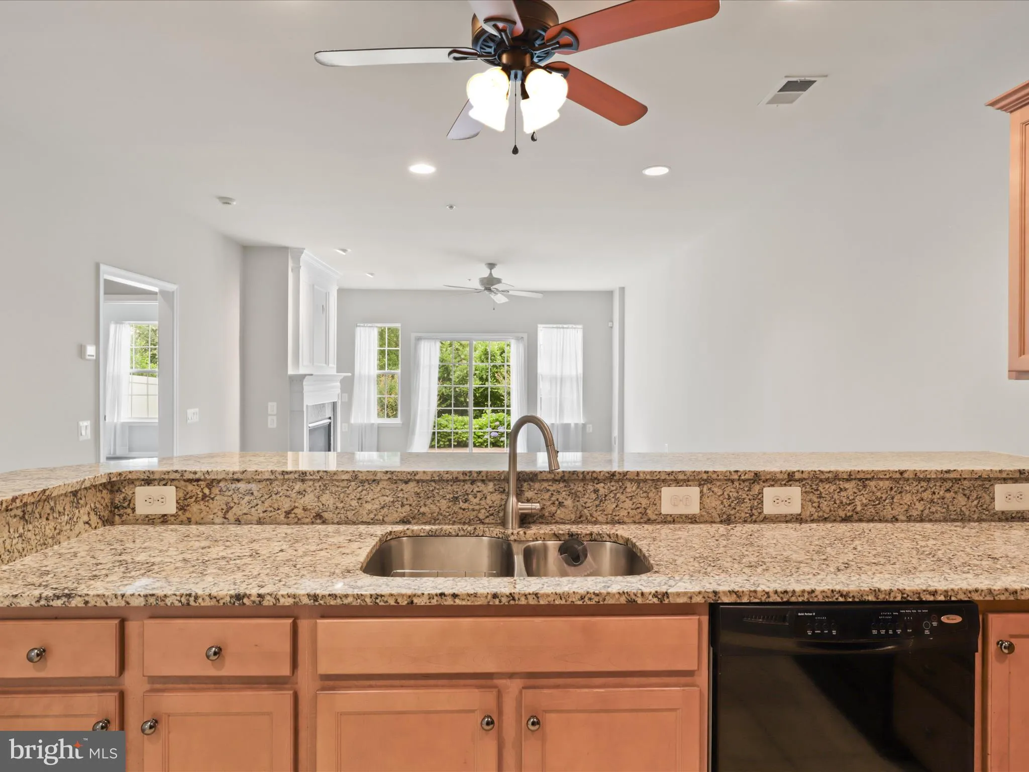 Fredericksburg, Virginia 22406, United States, 2 Bedrooms Bedrooms, ,2 BathroomsBathrooms,Residential,Contingent,140650