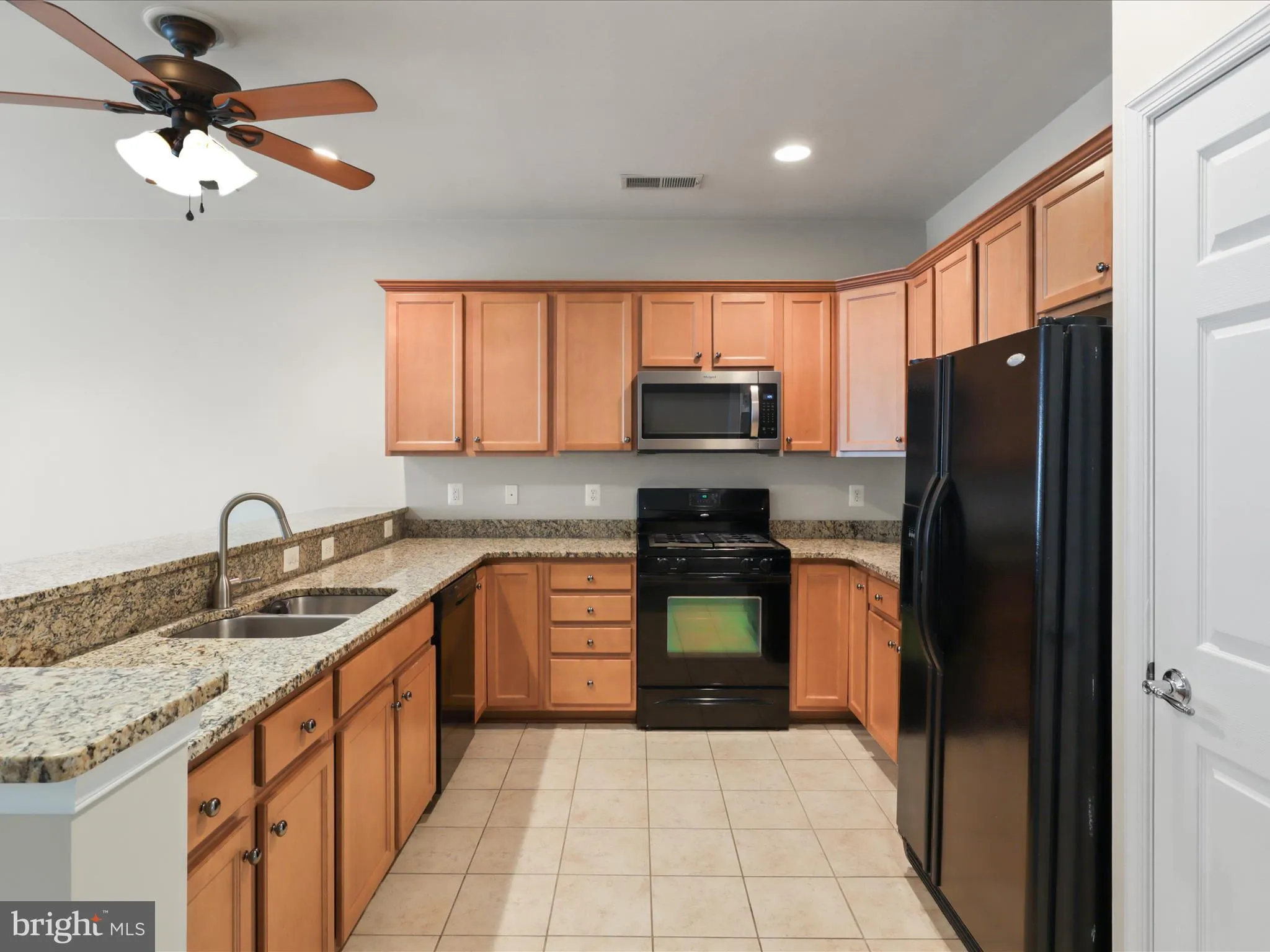 Fredericksburg, Virginia 22406, United States, 2 Bedrooms Bedrooms, ,2 BathroomsBathrooms,Residential,Contingent,140650