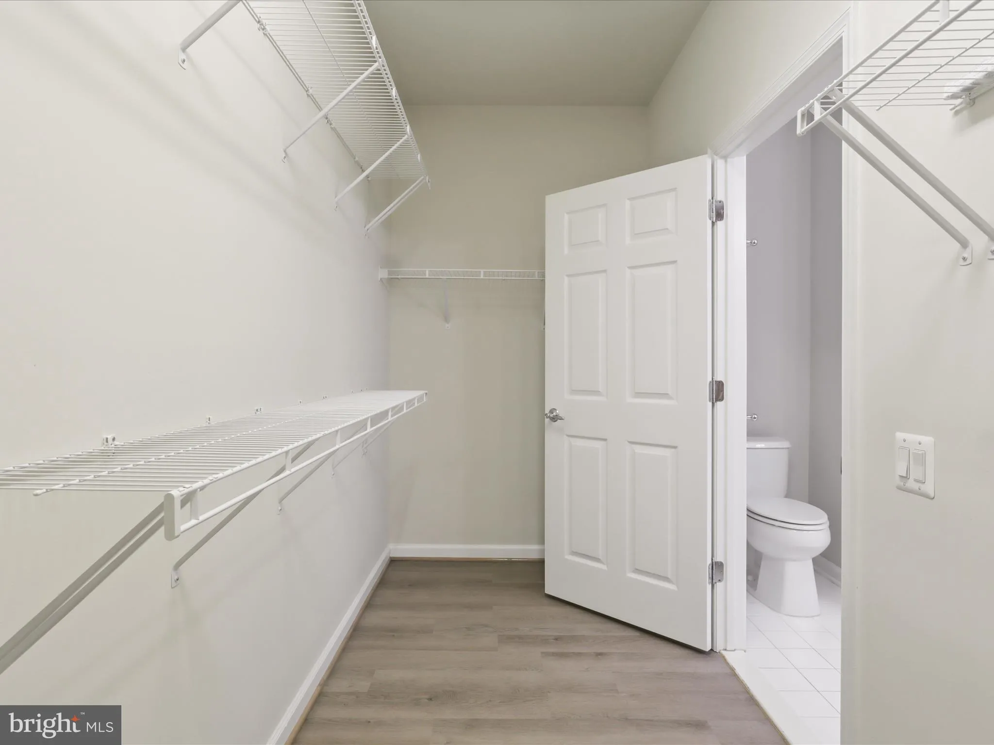 Fredericksburg, Virginia 22406, United States, 2 Bedrooms Bedrooms, ,2 BathroomsBathrooms,Residential,Contingent,140650