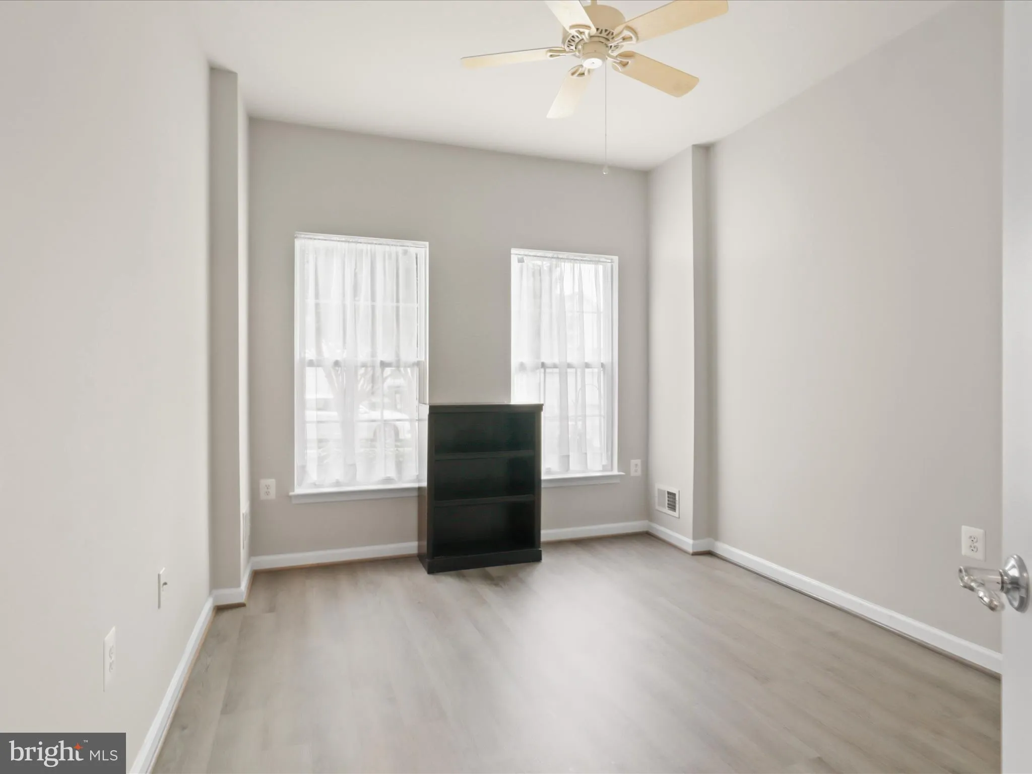 Fredericksburg, Virginia 22406, United States, 2 Bedrooms Bedrooms, ,2 BathroomsBathrooms,Residential,Contingent,140650