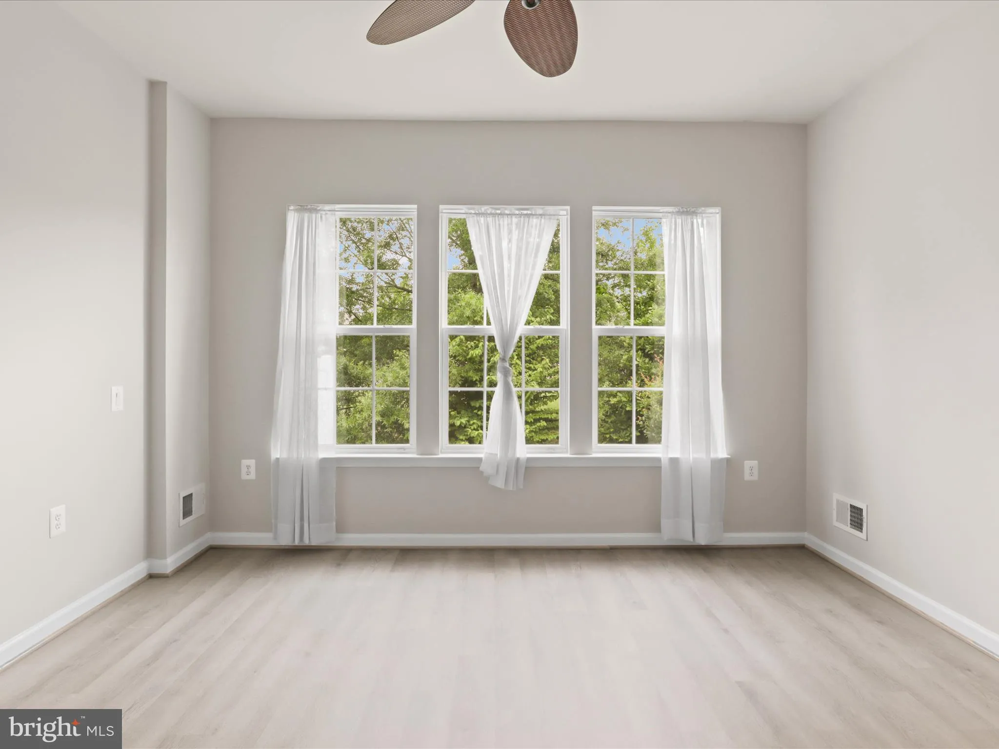 Fredericksburg, Virginia 22406, United States, 2 Bedrooms Bedrooms, ,2 BathroomsBathrooms,Residential,Contingent,140650