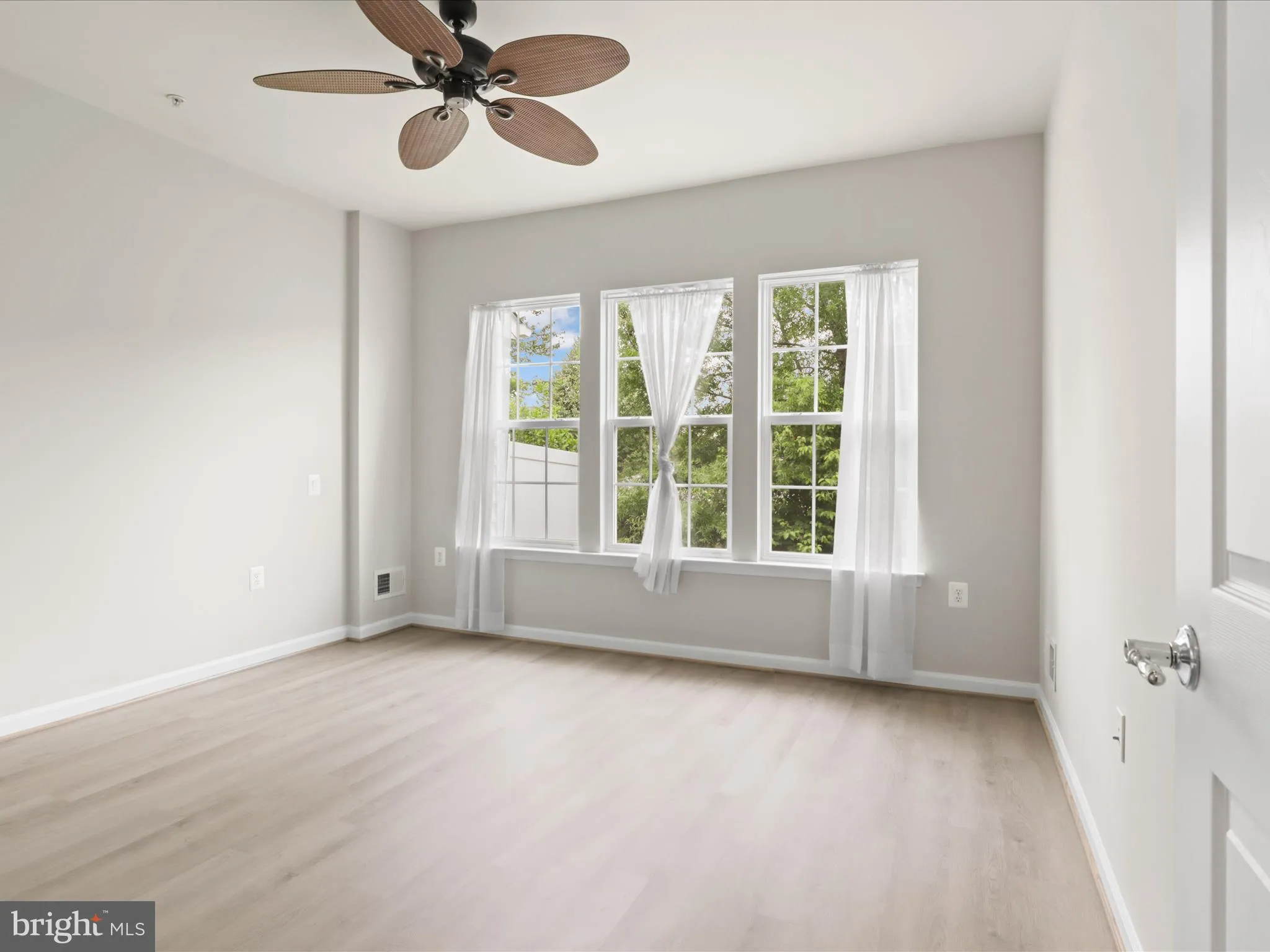 Fredericksburg, Virginia 22406, United States, 2 Bedrooms Bedrooms, ,2 BathroomsBathrooms,Residential,Contingent,140650