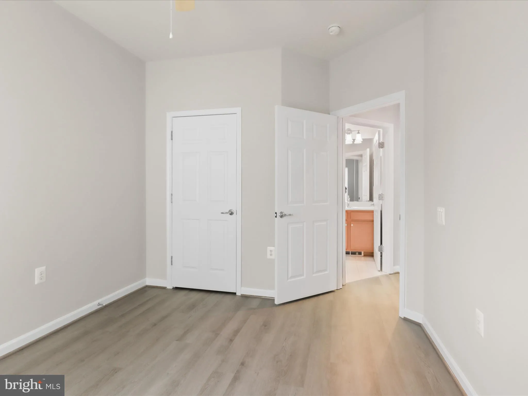 Fredericksburg, Virginia 22406, United States, 2 Bedrooms Bedrooms, ,2 BathroomsBathrooms,Residential,Contingent,140650