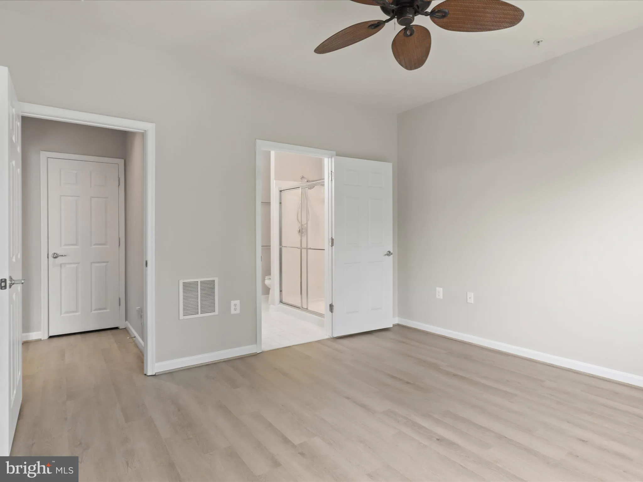 Fredericksburg, Virginia 22406, United States, 2 Bedrooms Bedrooms, ,2 BathroomsBathrooms,Residential,Contingent,140650