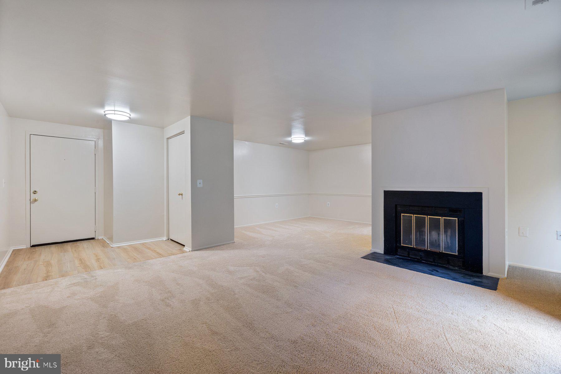 FARMINGDALE - Residential