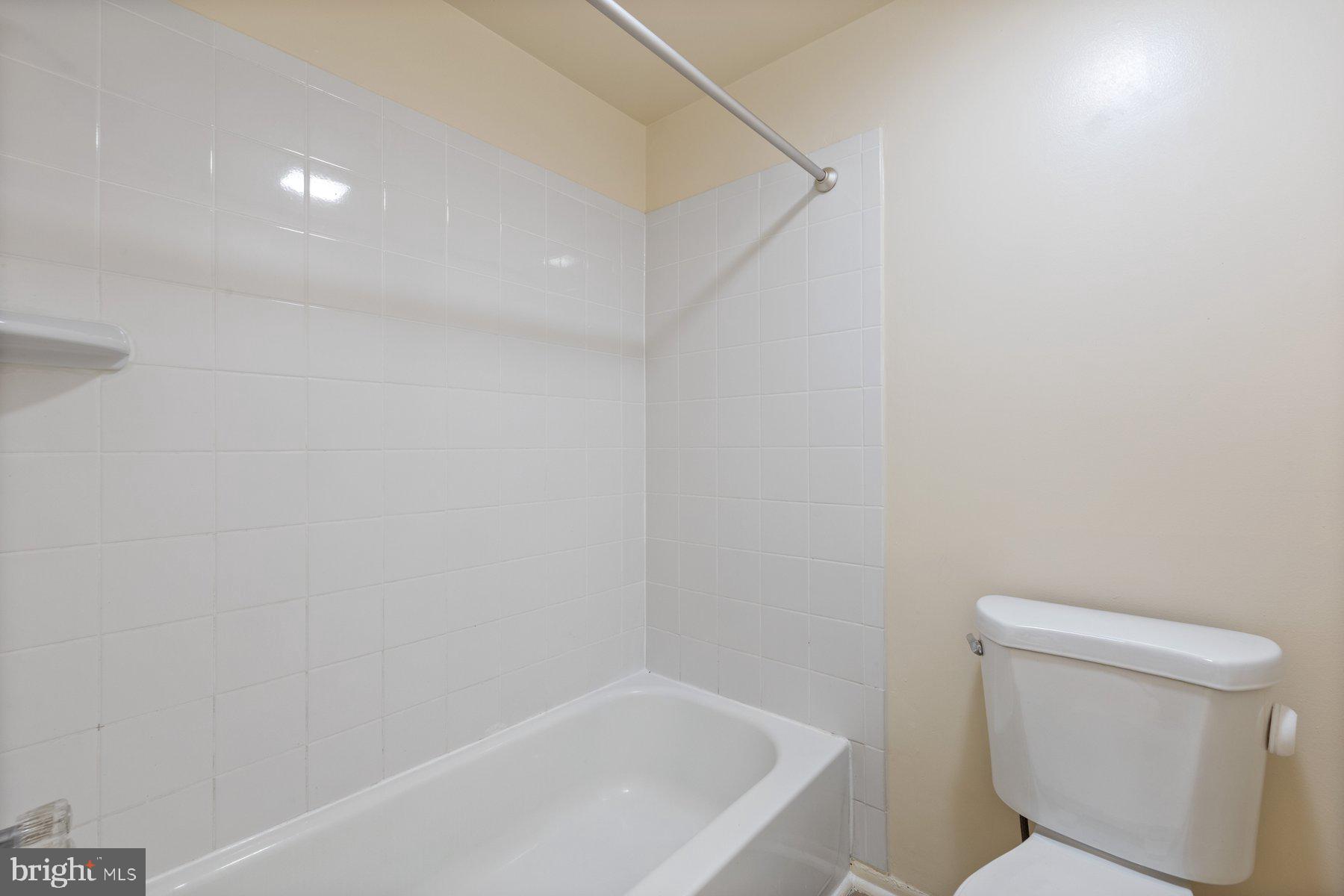 FARMINGDALE - Residential