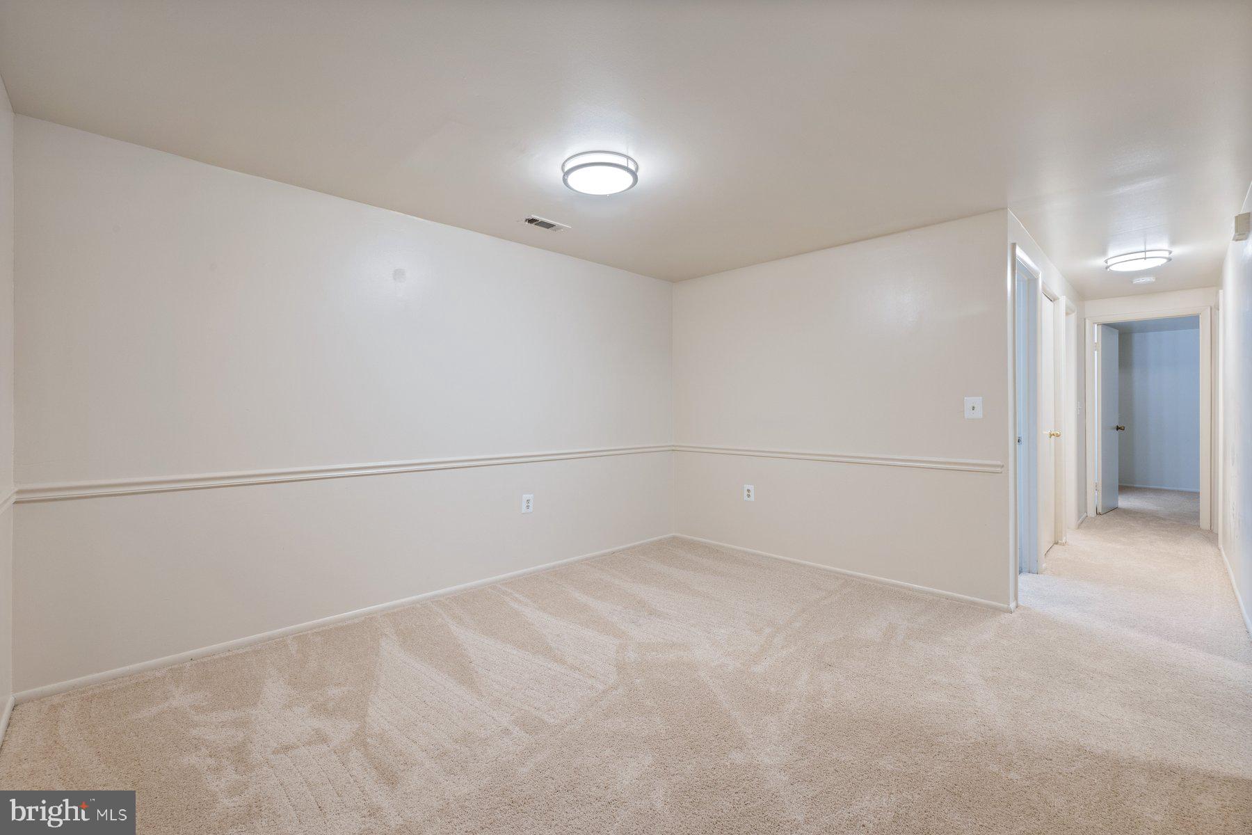 FARMINGDALE - Residential