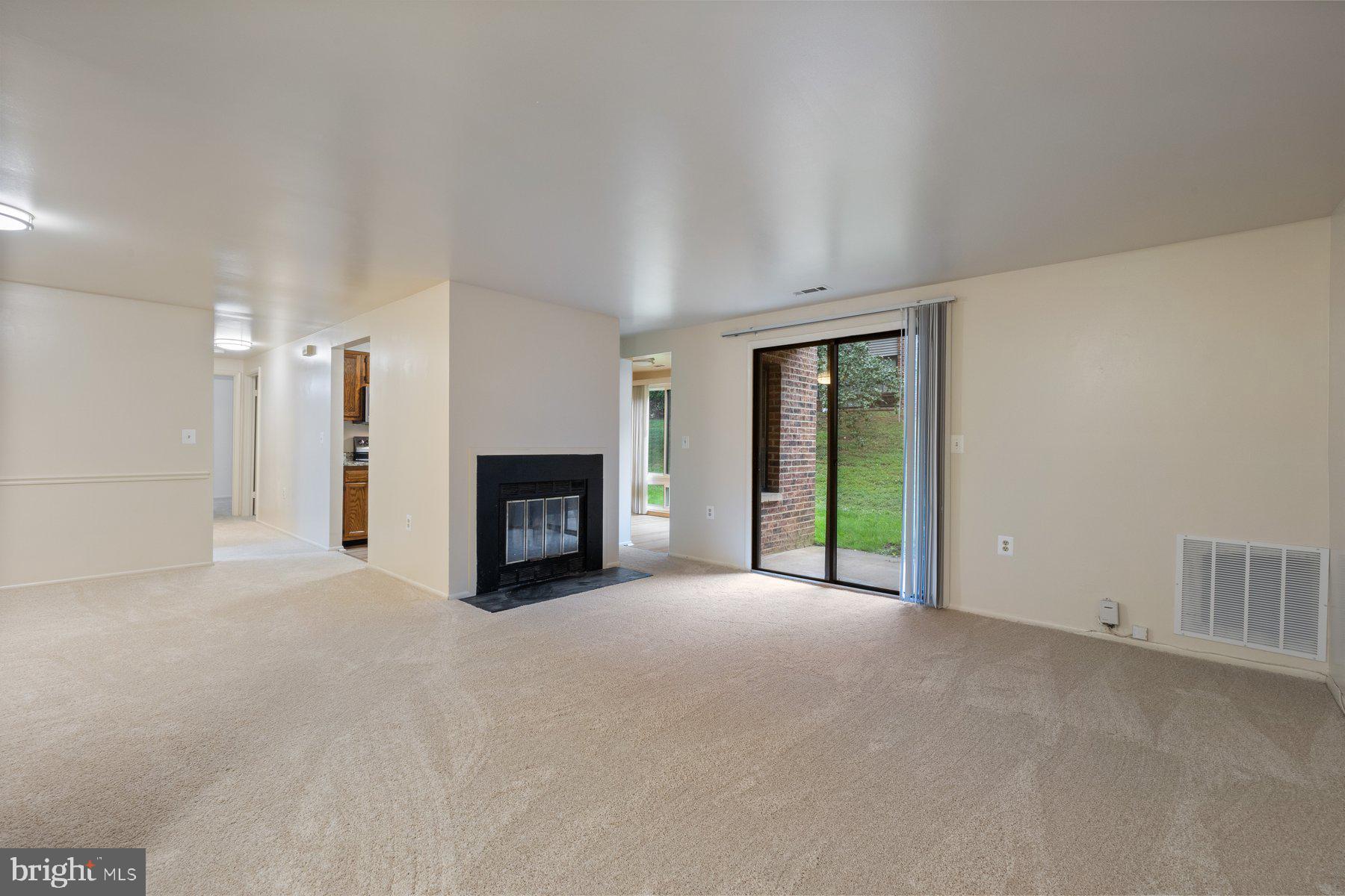 FARMINGDALE - Residential