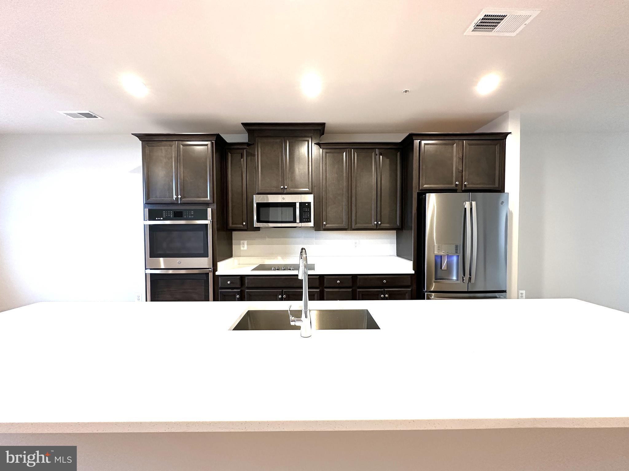 DULLES TECHNOLOGY - Residential Lease