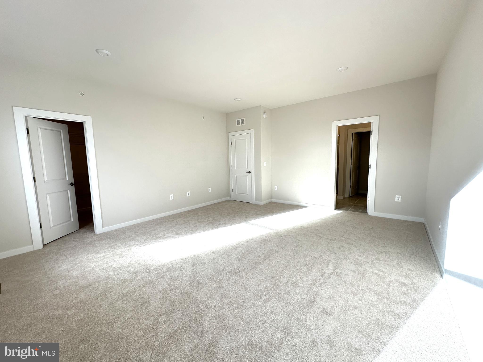 DULLES TECHNOLOGY - Residential Lease