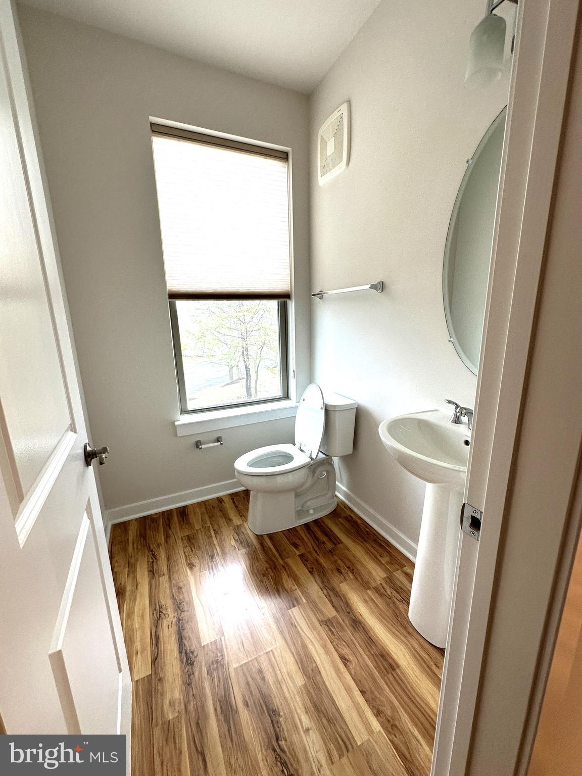 DULLES TECHNOLOGY - Residential Lease