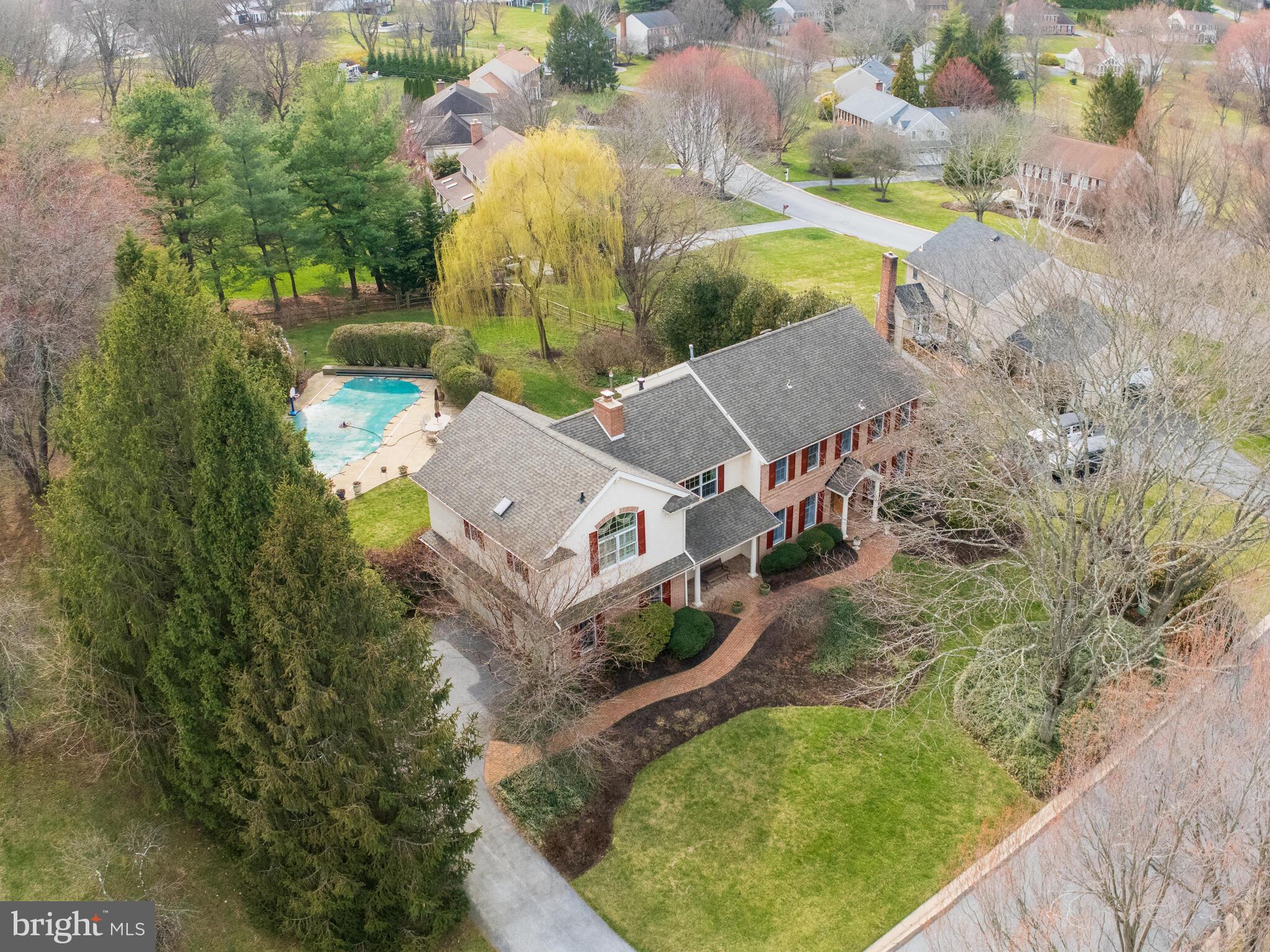 BOW TREE - Residential