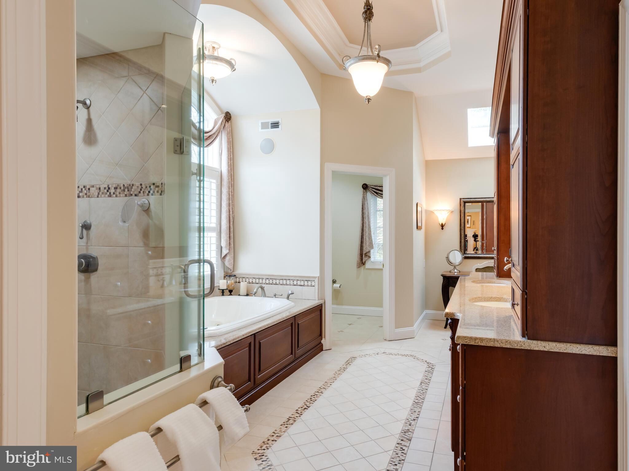 BOW TREE - Residential